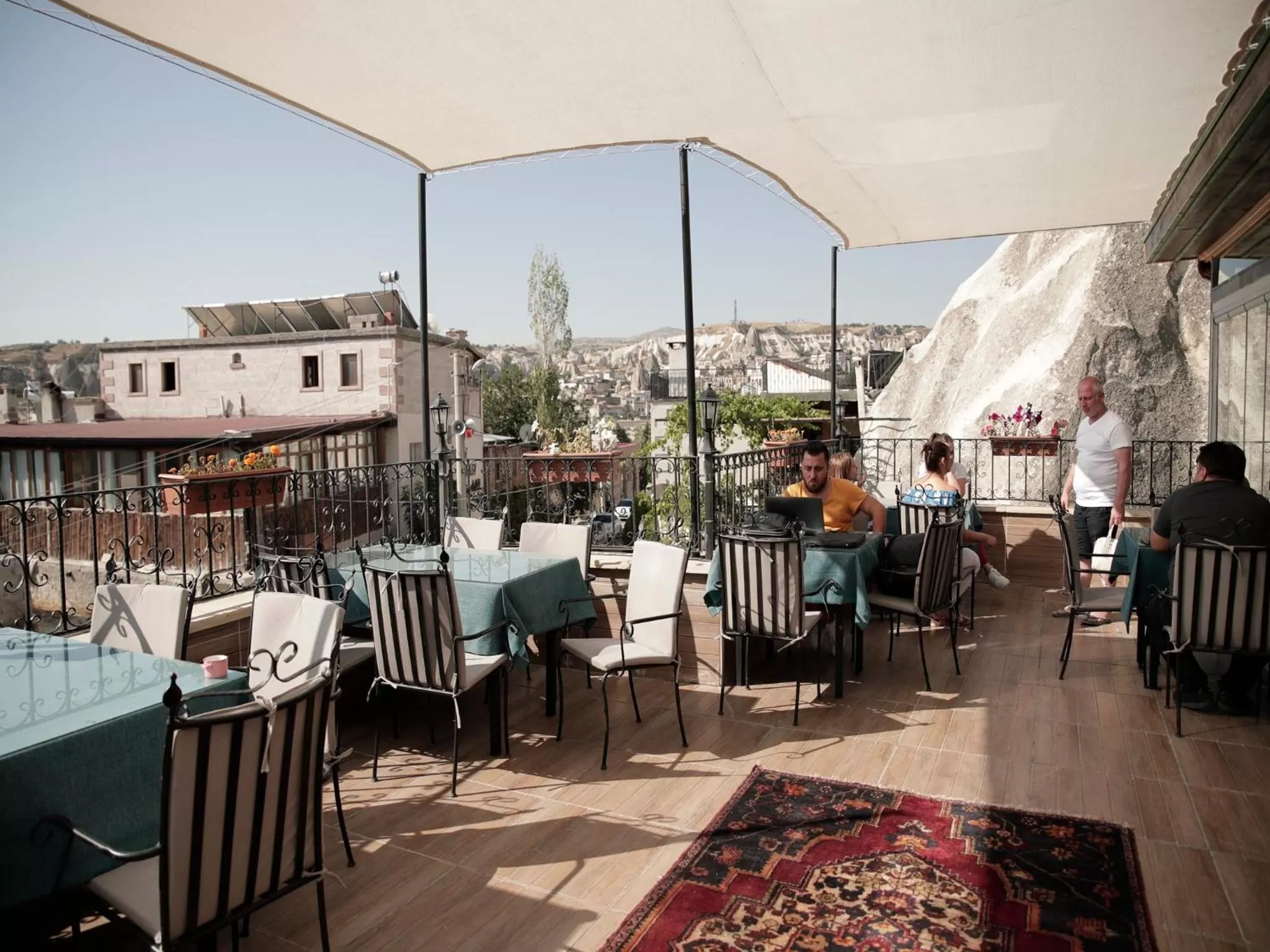 Restaurant/places to eat in Milat Cave Hotel