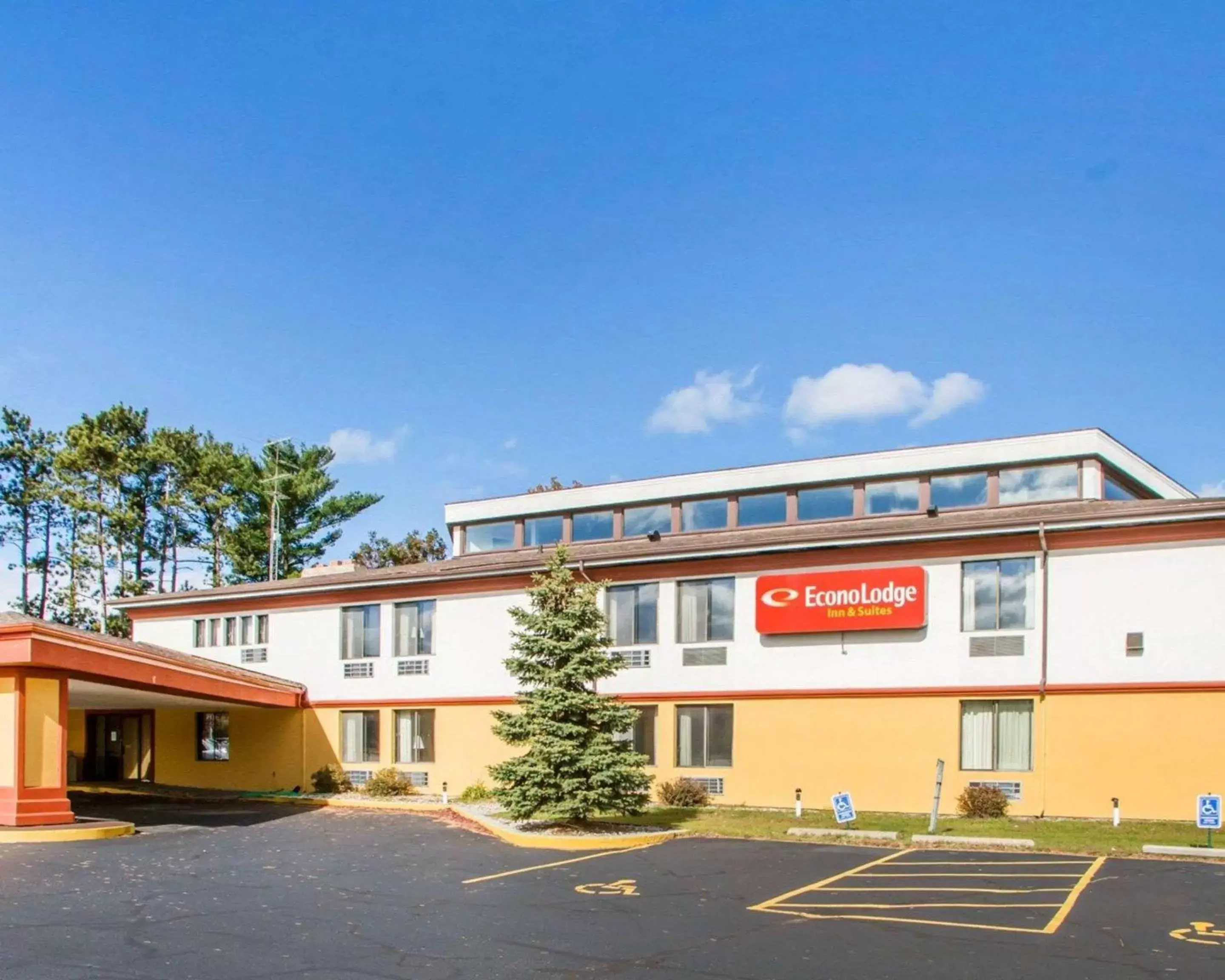 Property Building in Econo Lodge Inn & Suites Stevens Point