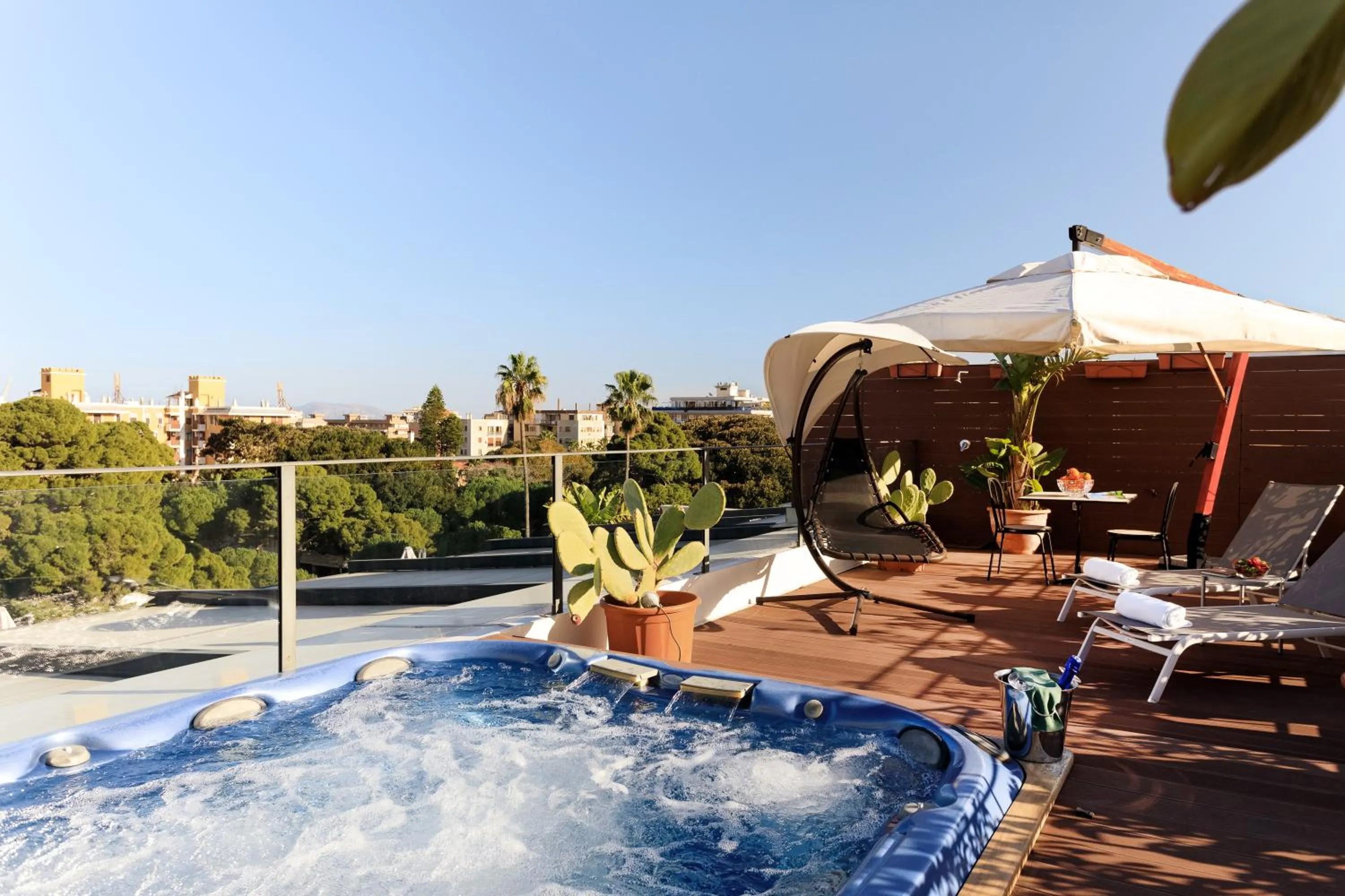 Hot Tub in Hotel Giardino Inglese