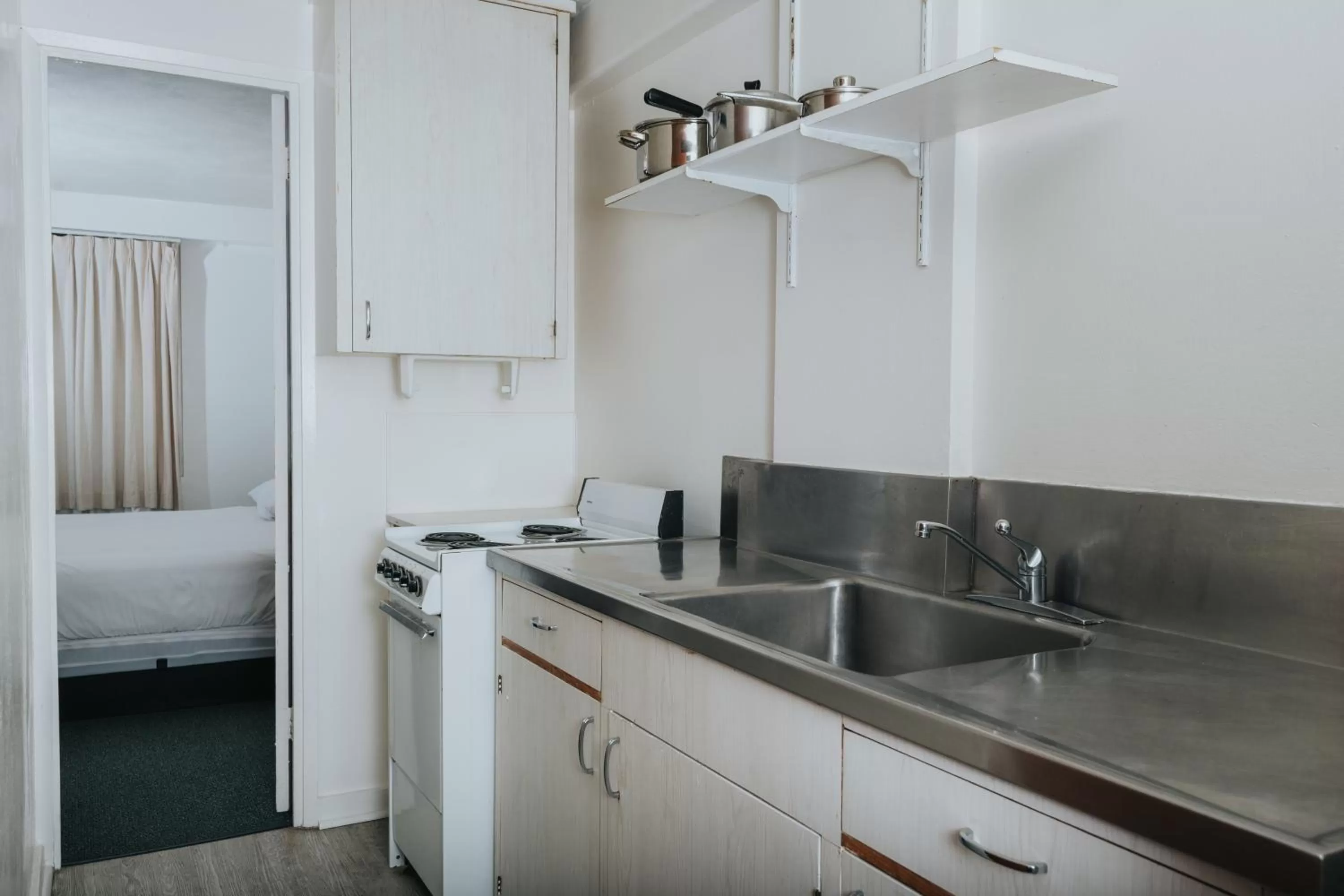 kitchen in Royal Grove Waikiki