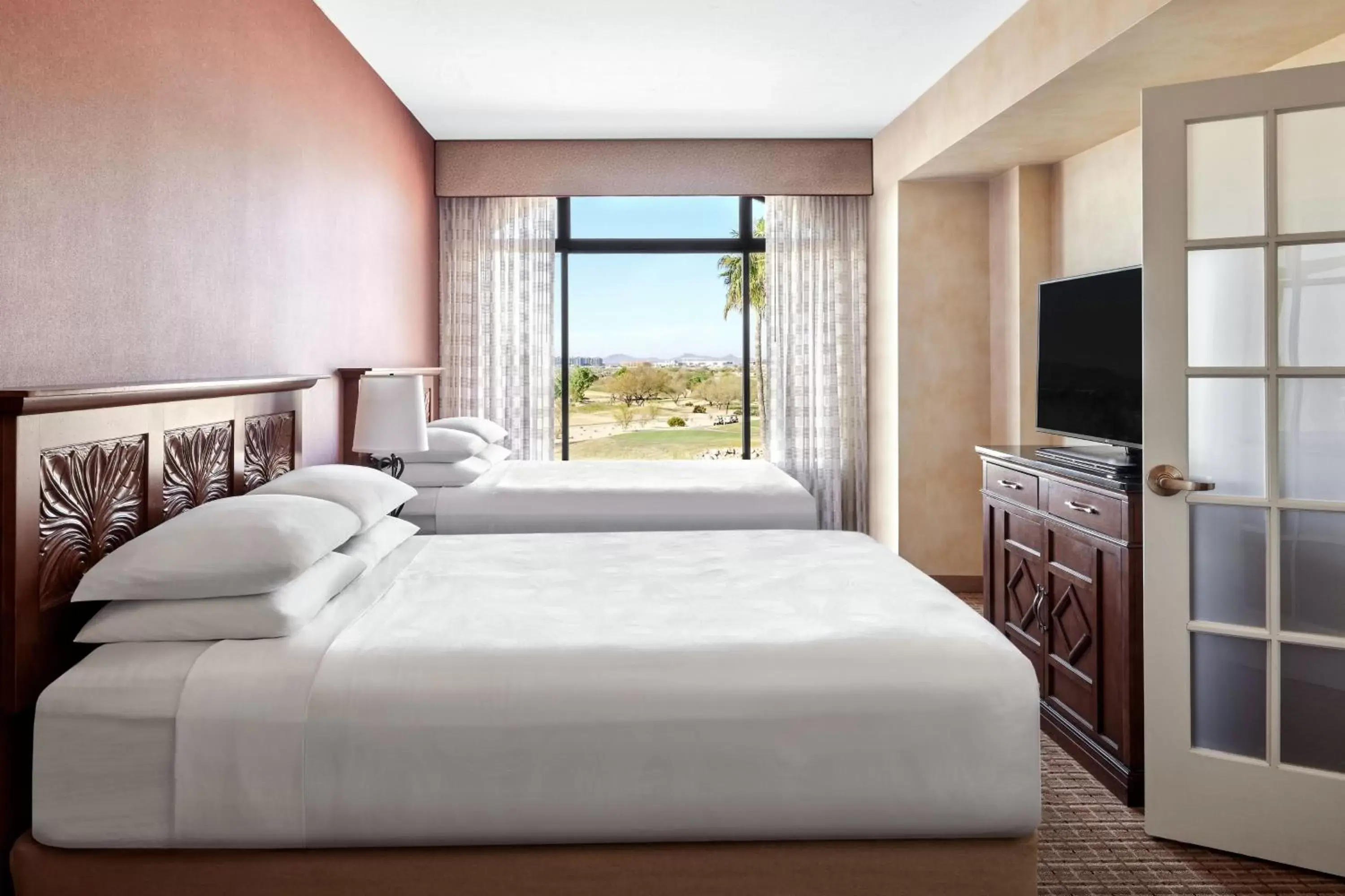 Photo of the whole room, Bed in Scottsdale Marriott at McDowell Mountains