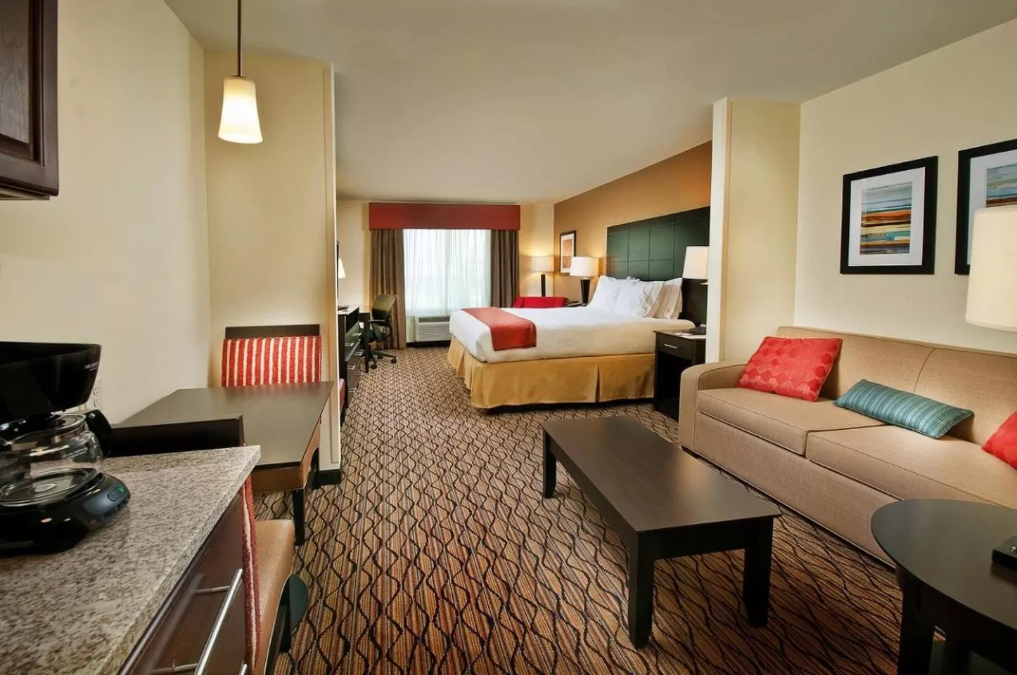 Photo of the whole room, Bed in Holiday Inn Express Hotel and Suites Pearsall by IHG