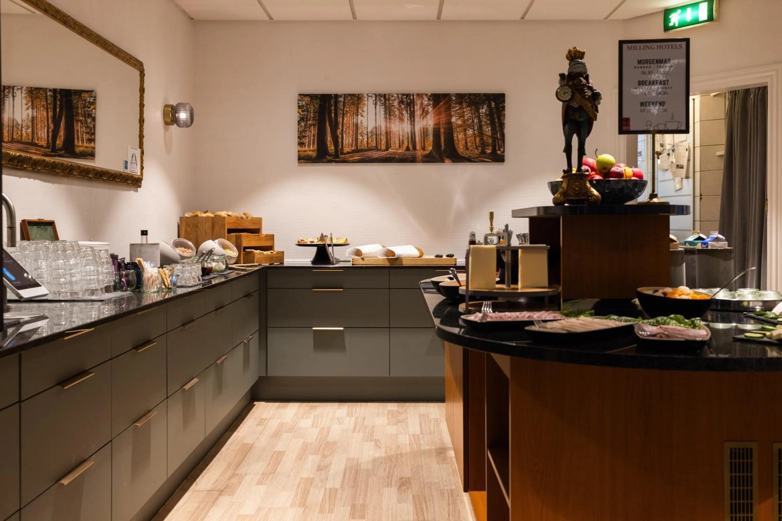 Buffet breakfast in Milling Hotel Mini 19