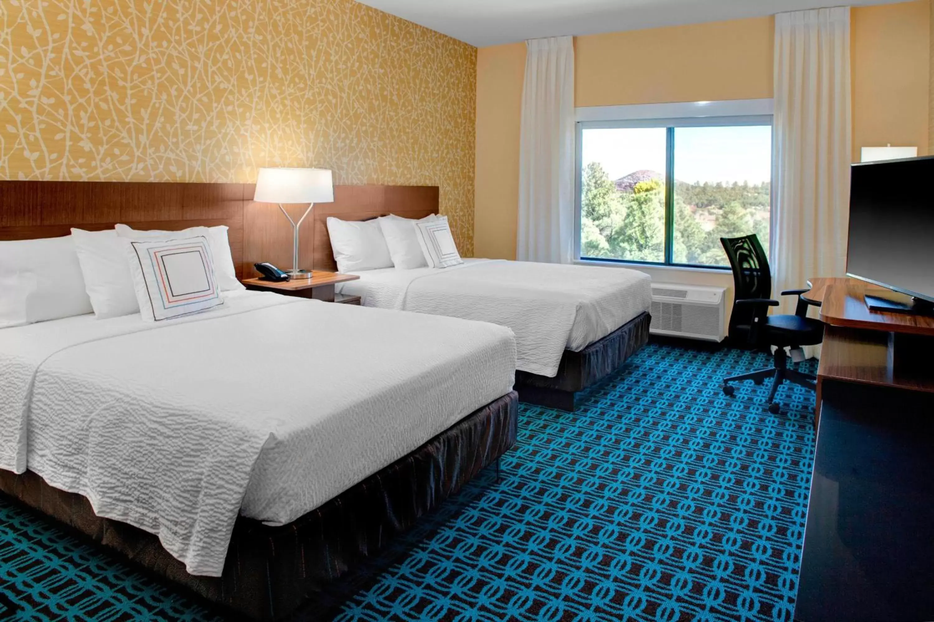 Photo of the whole room, Bed in Fairfield Inn & Suites by Marriott Flagstaff East