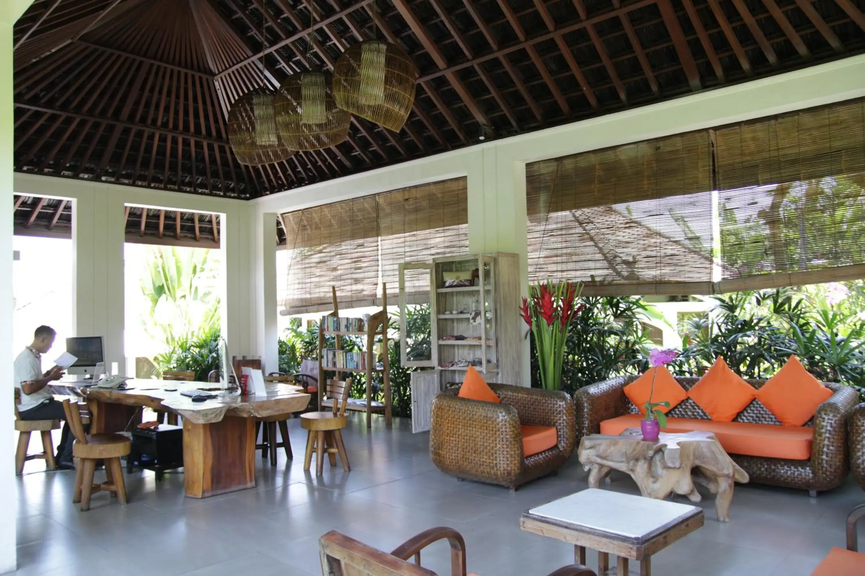 Lobby or reception, Restaurant/Places to Eat in The Samara Villas & Restaurant