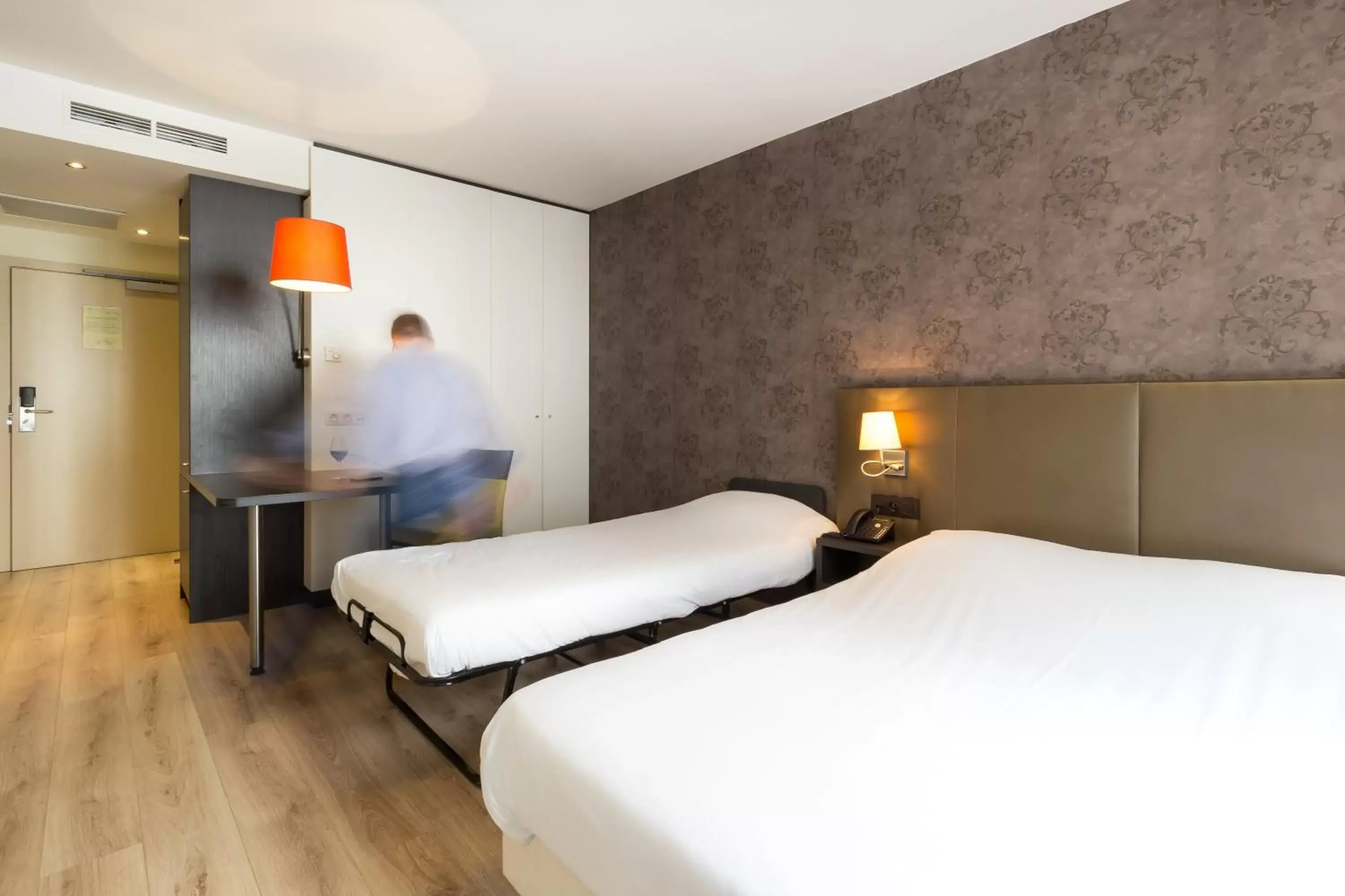 Photo of the whole room, Bed in ibis Styles Hotel Brussels Centre Stéphanie