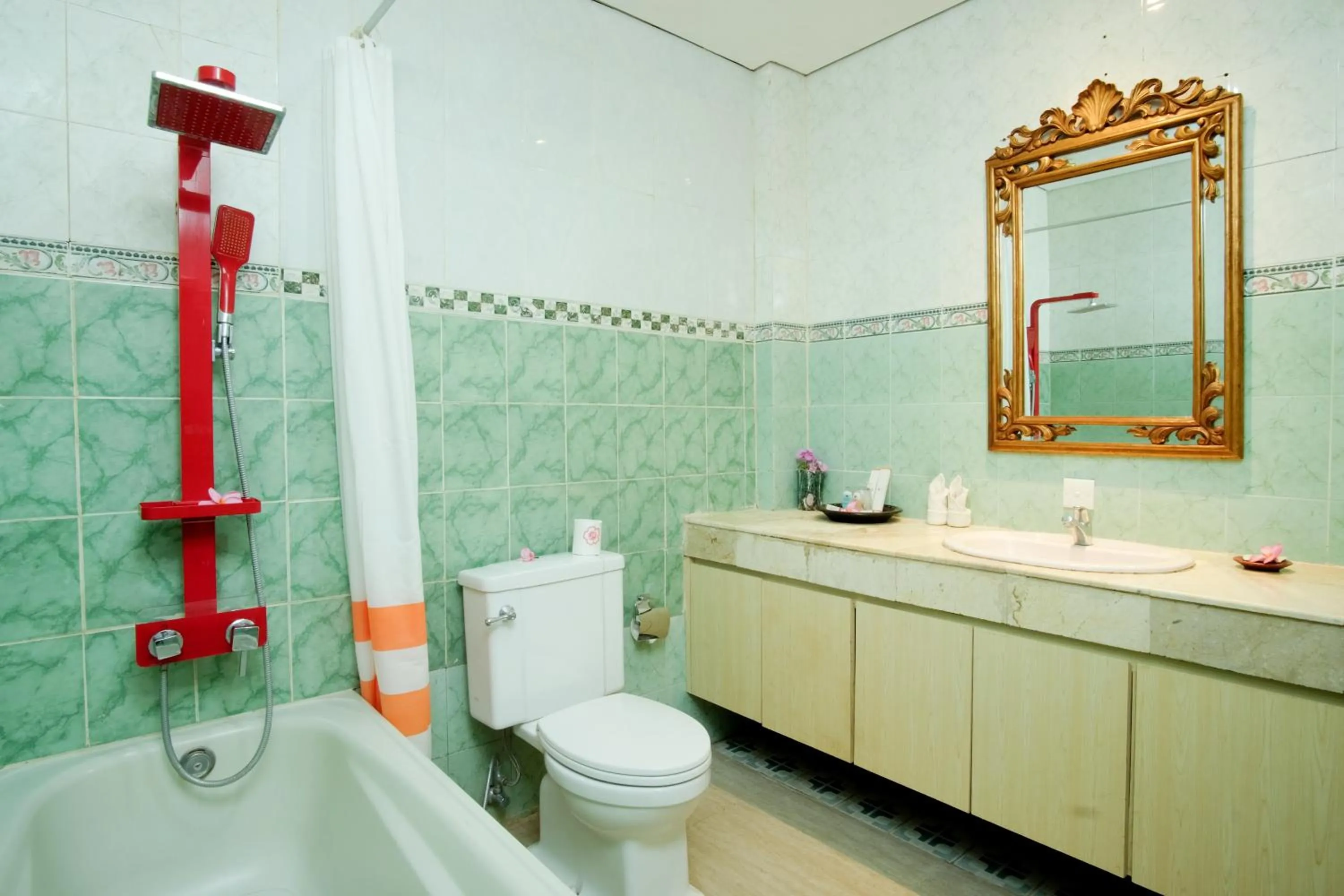 Bathroom in Puri Saron Senggigi Hotel