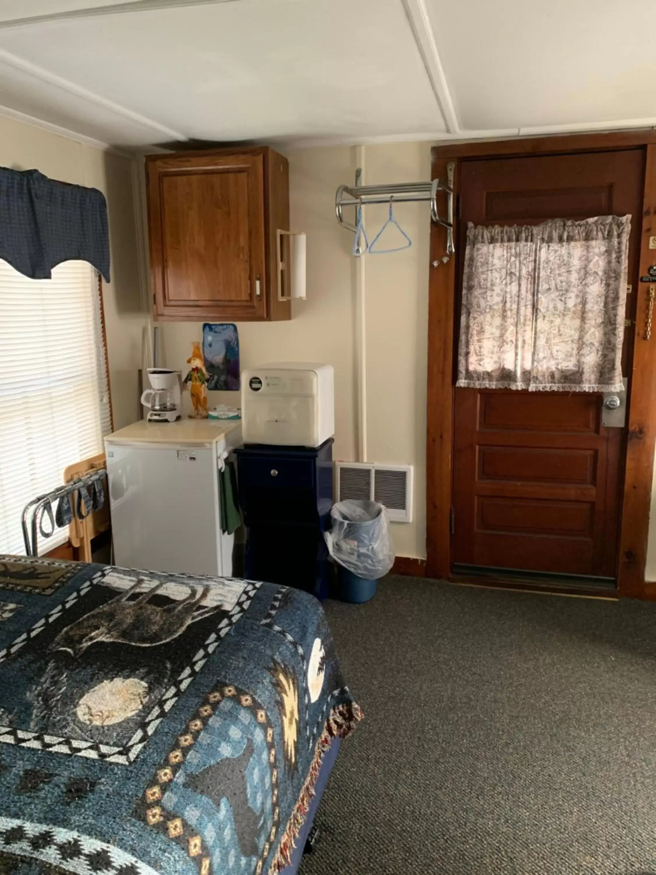 Kitchen/Kitchenette in carrollmotel and cottages