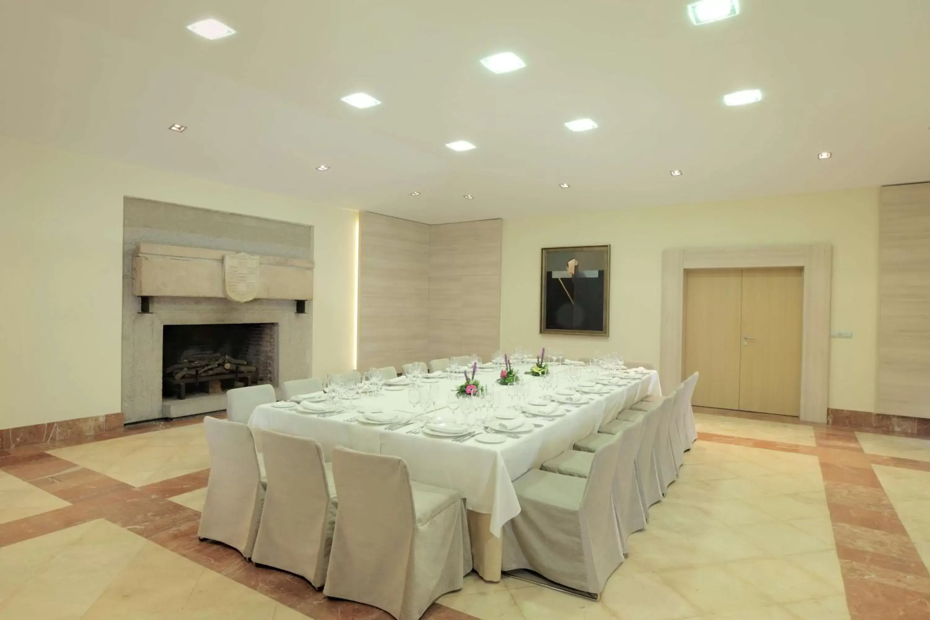 Meeting/conference room, Banquet Facilities in NH Collection Cáceres Palacio de Oquendo