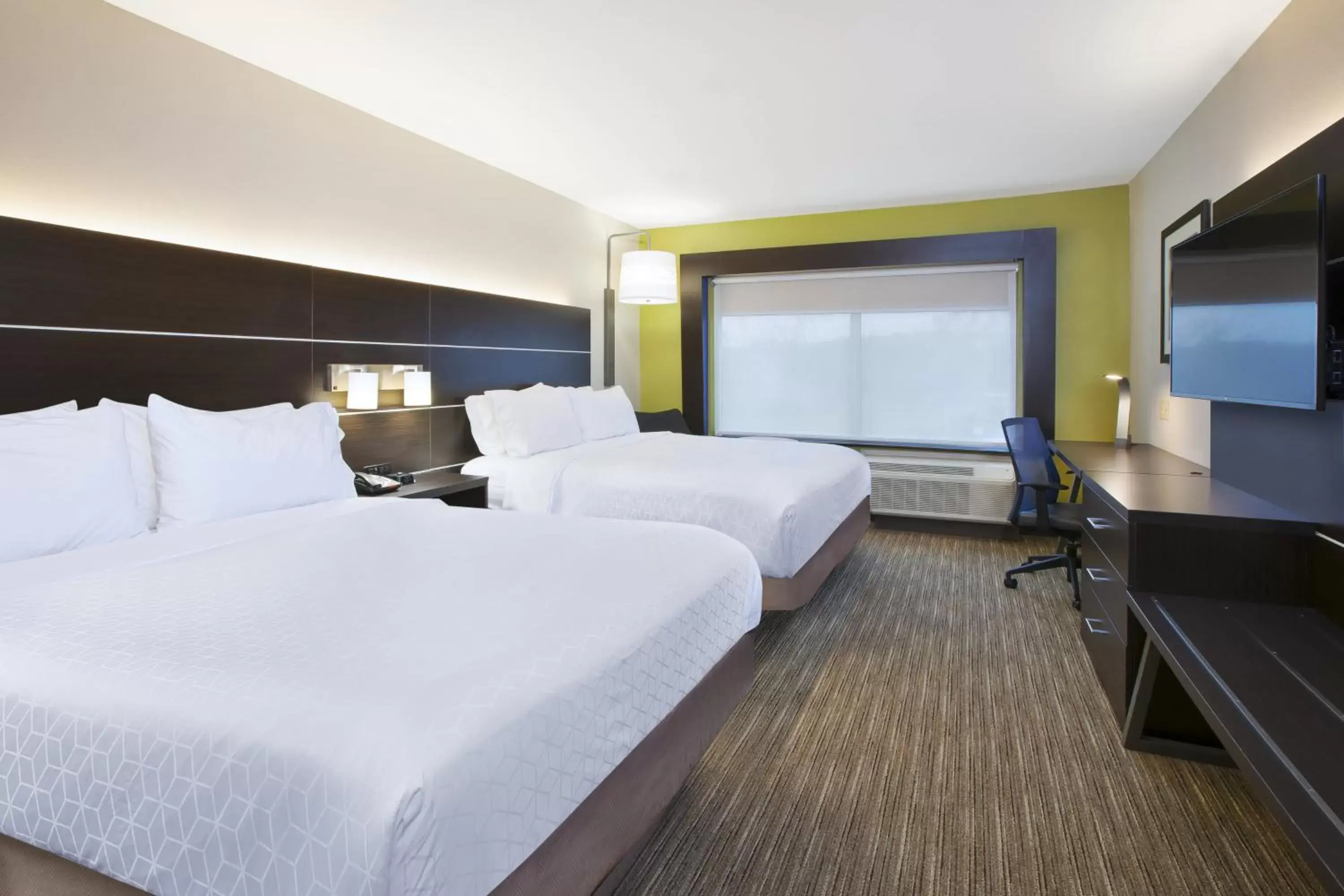 Photo of the whole room, Bed in Holiday Inn Express & Suites - Parkersburg East, an IHG Hotel