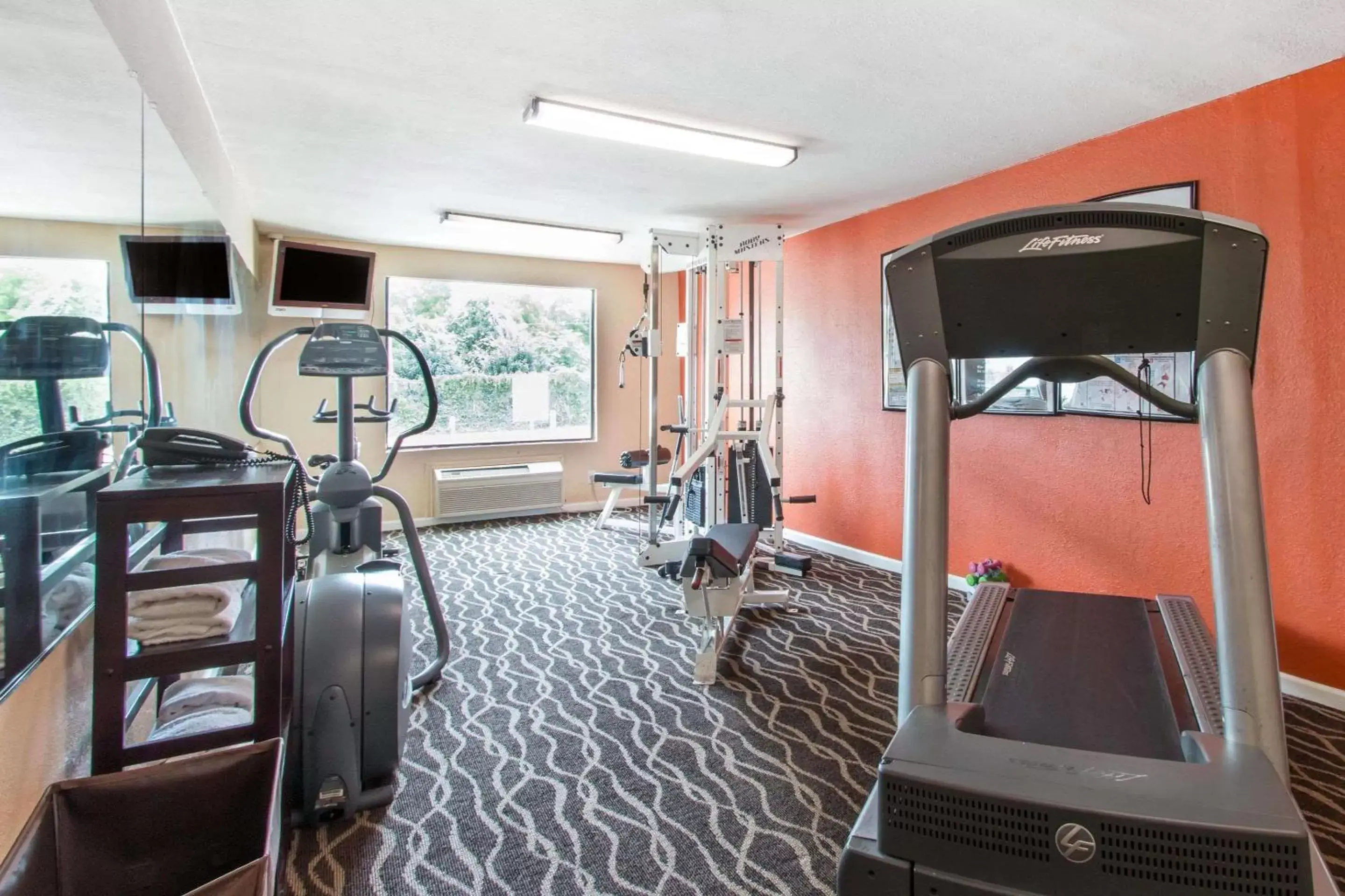 Fitness centre/facilities, Fitness Center/Facilities in Quality Inn & Suites I-35 near AT&T Center
