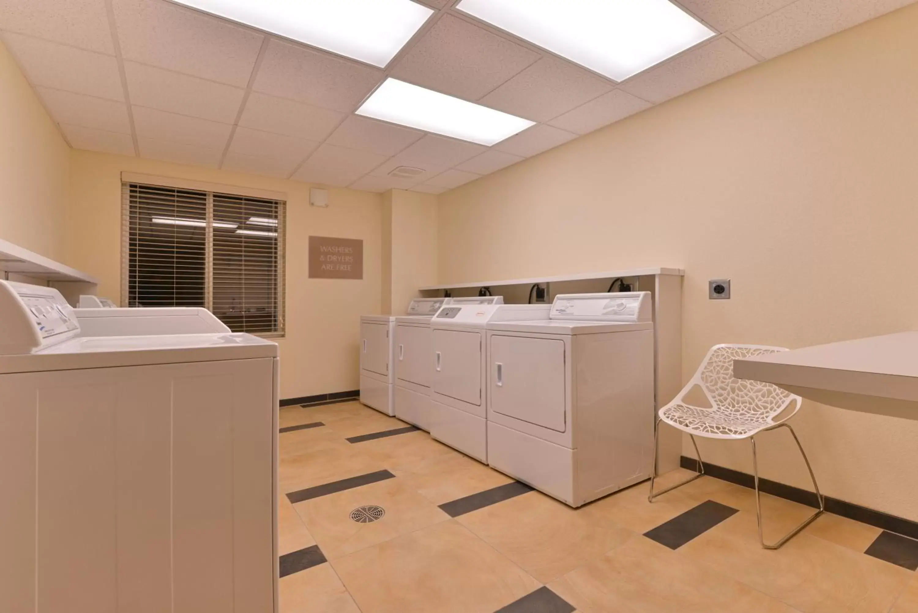 Other, Kitchen/Kitchenette in Candlewood Suites Casper, an IHG Hotel