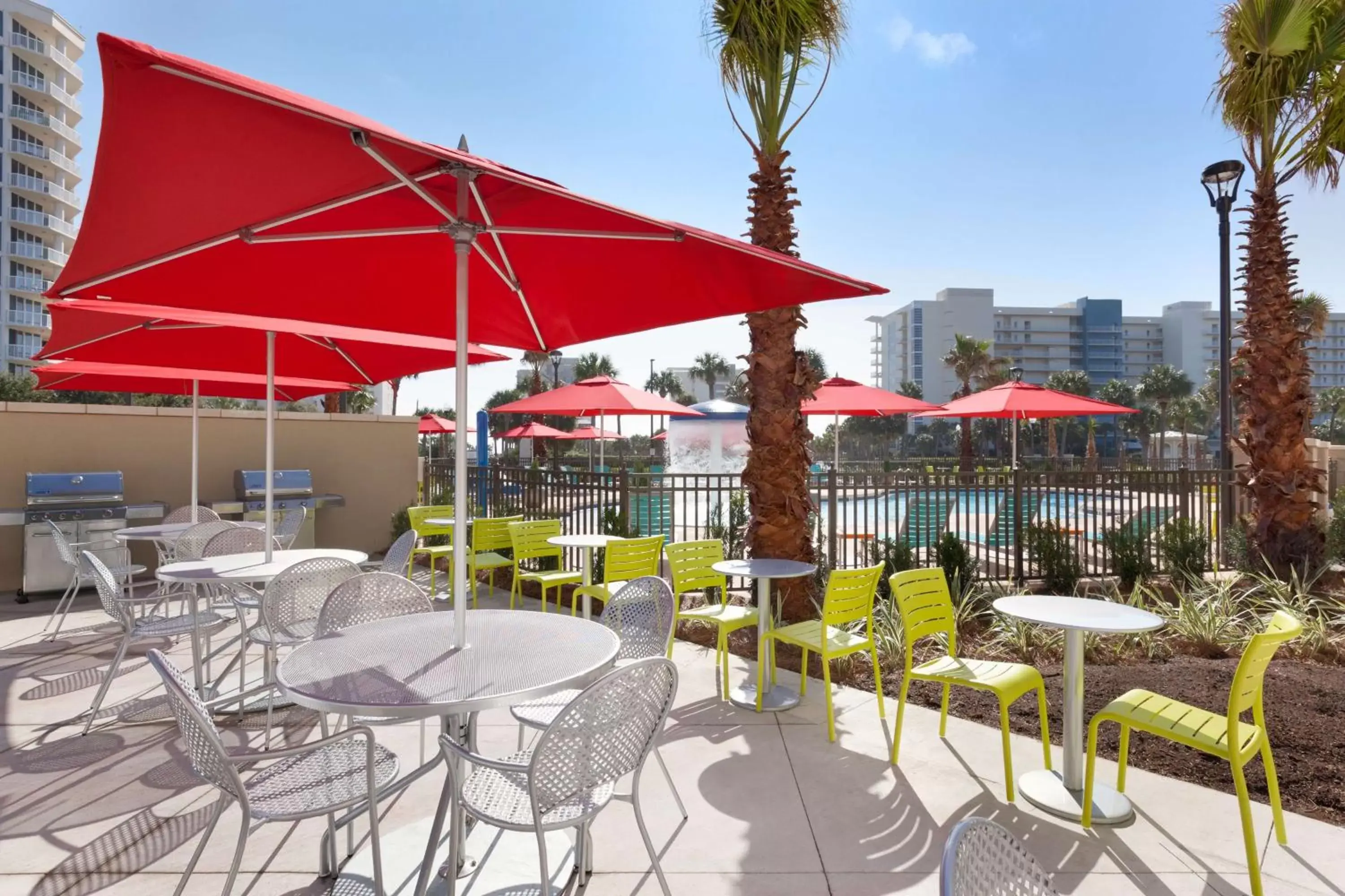 Patio, Restaurant/Places to Eat in Home2 Suites by Hilton Destin