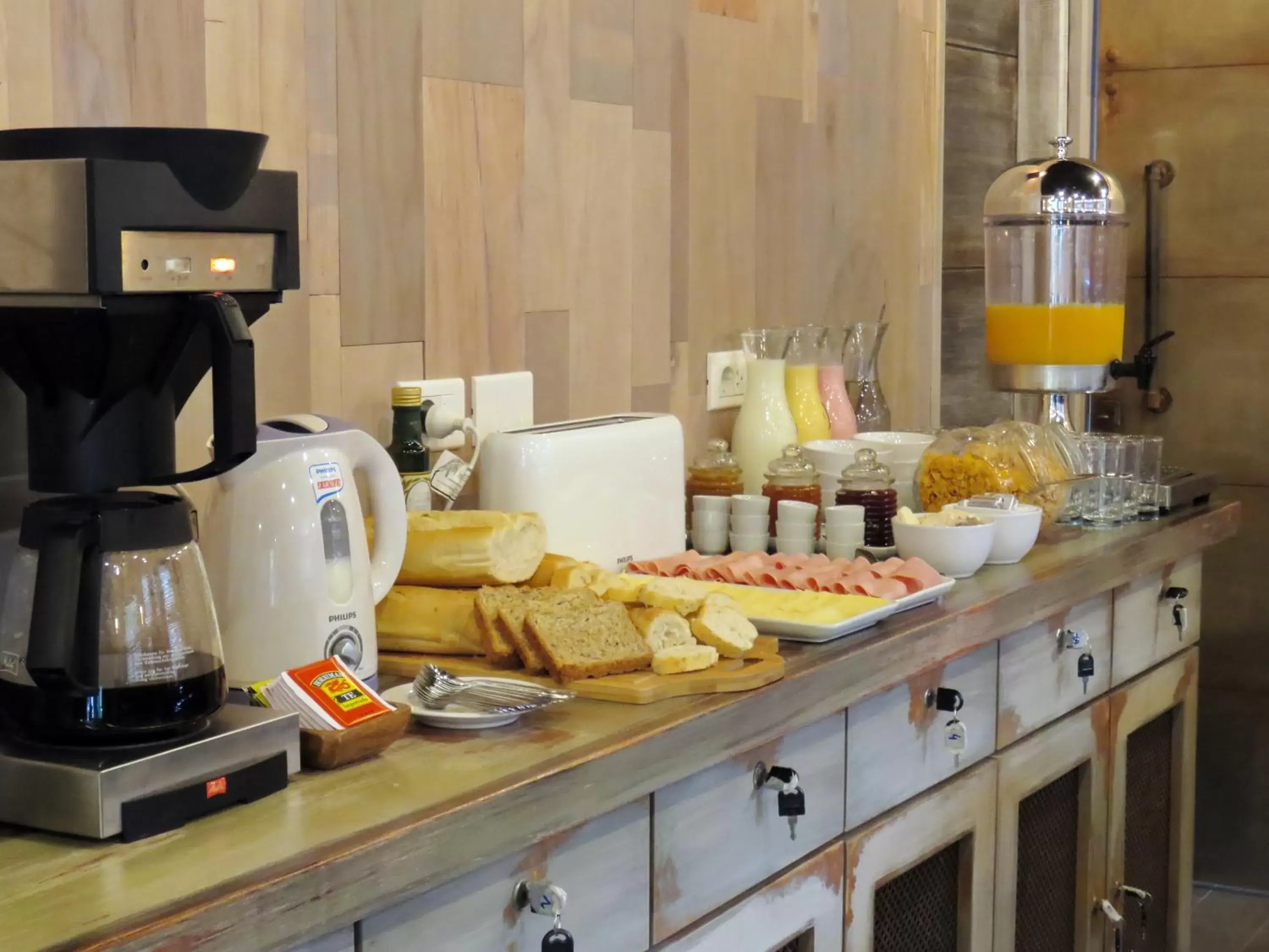 Restaurant/places to eat in Smart Hotel Montevideo Restaurant/places to eat in Smart Hotel Montevideo