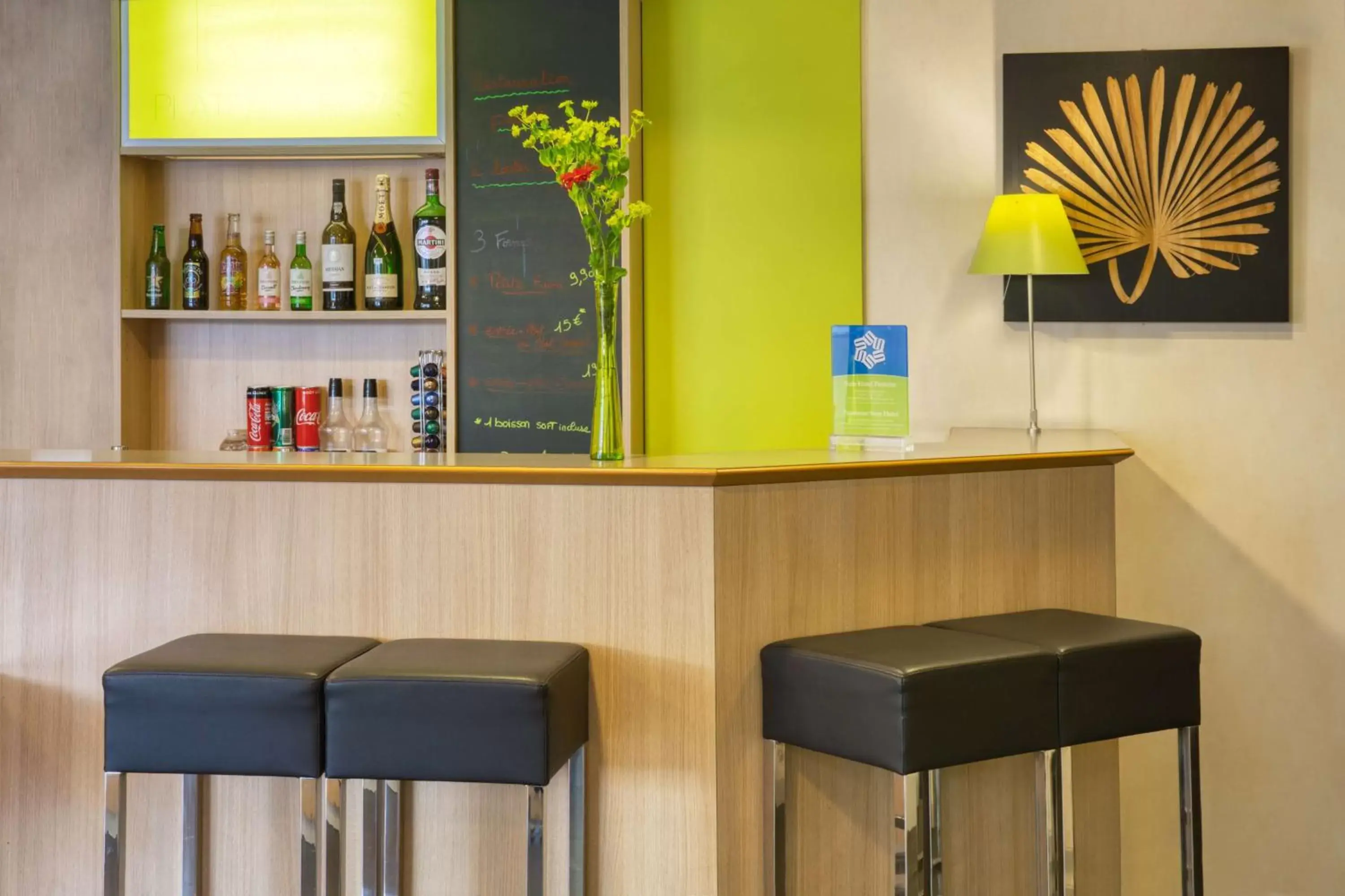 Lobby or reception, Lounge/Bar in Sure Hotel by Best Western Nantes Saint-Herblain