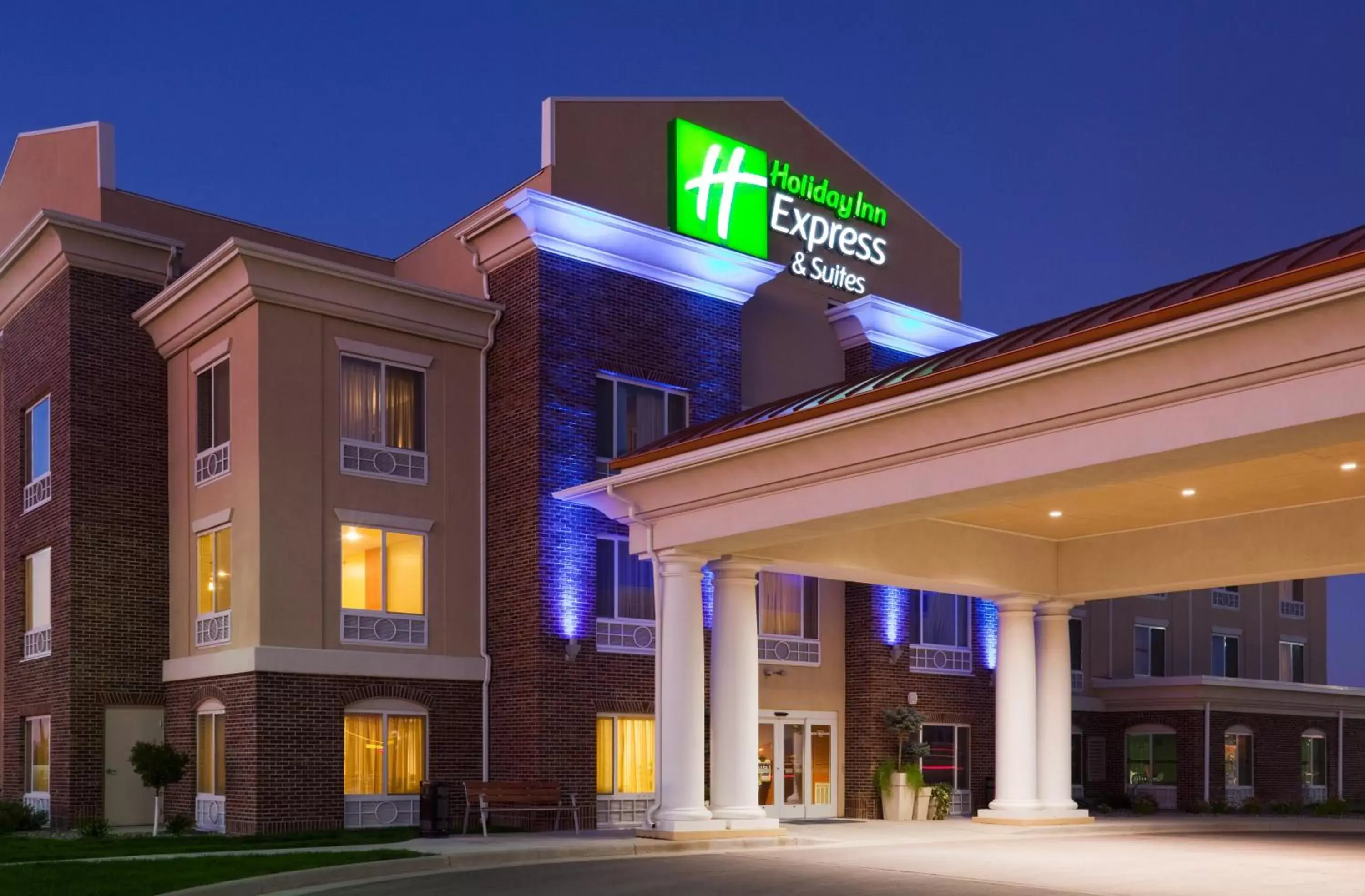 Property Building in Holiday Inn Express Hotel & Suites Minot South, an IHG Hotel