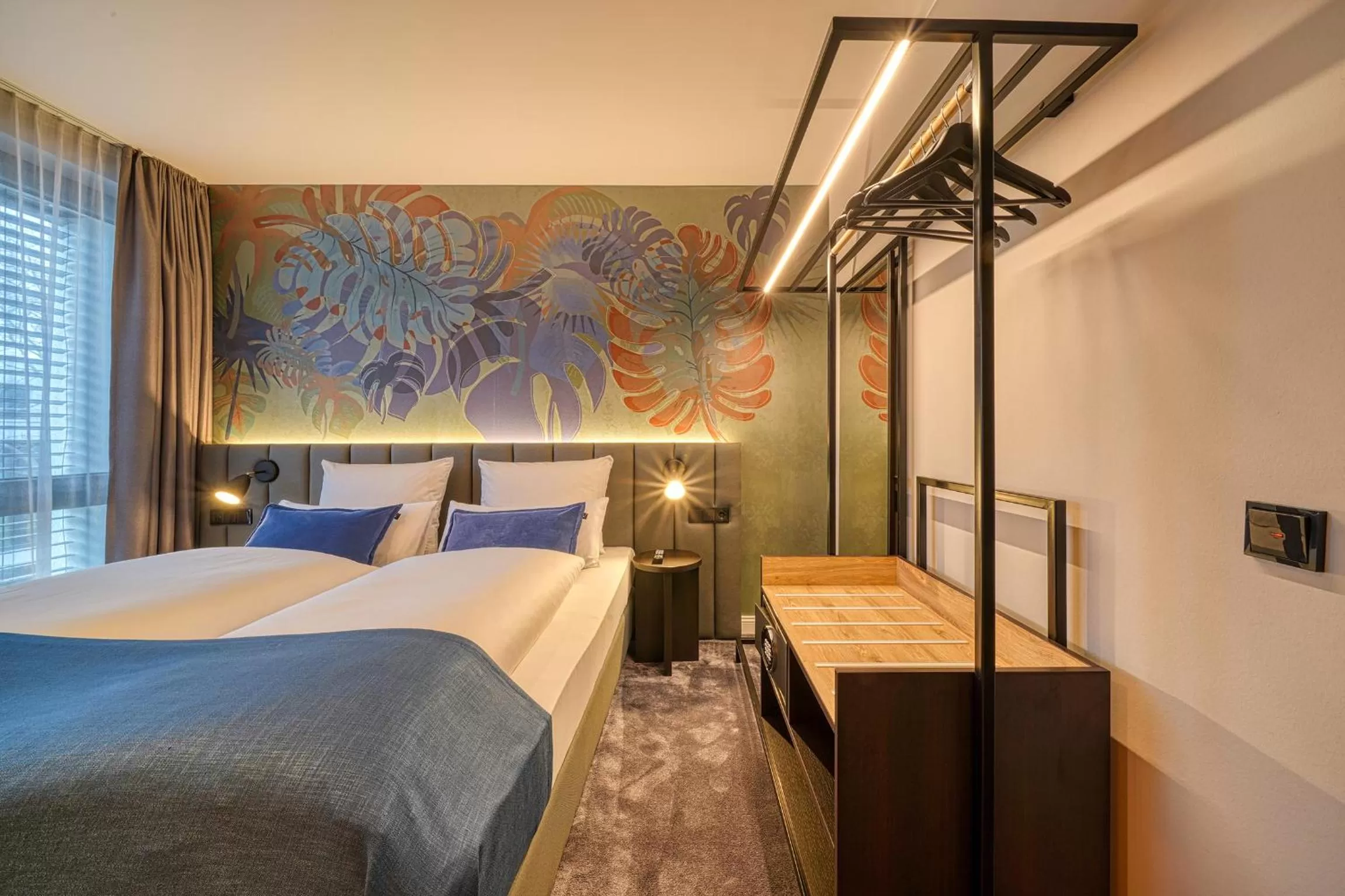 Photo of the whole room, Bed in NYCE Hotel Bonn