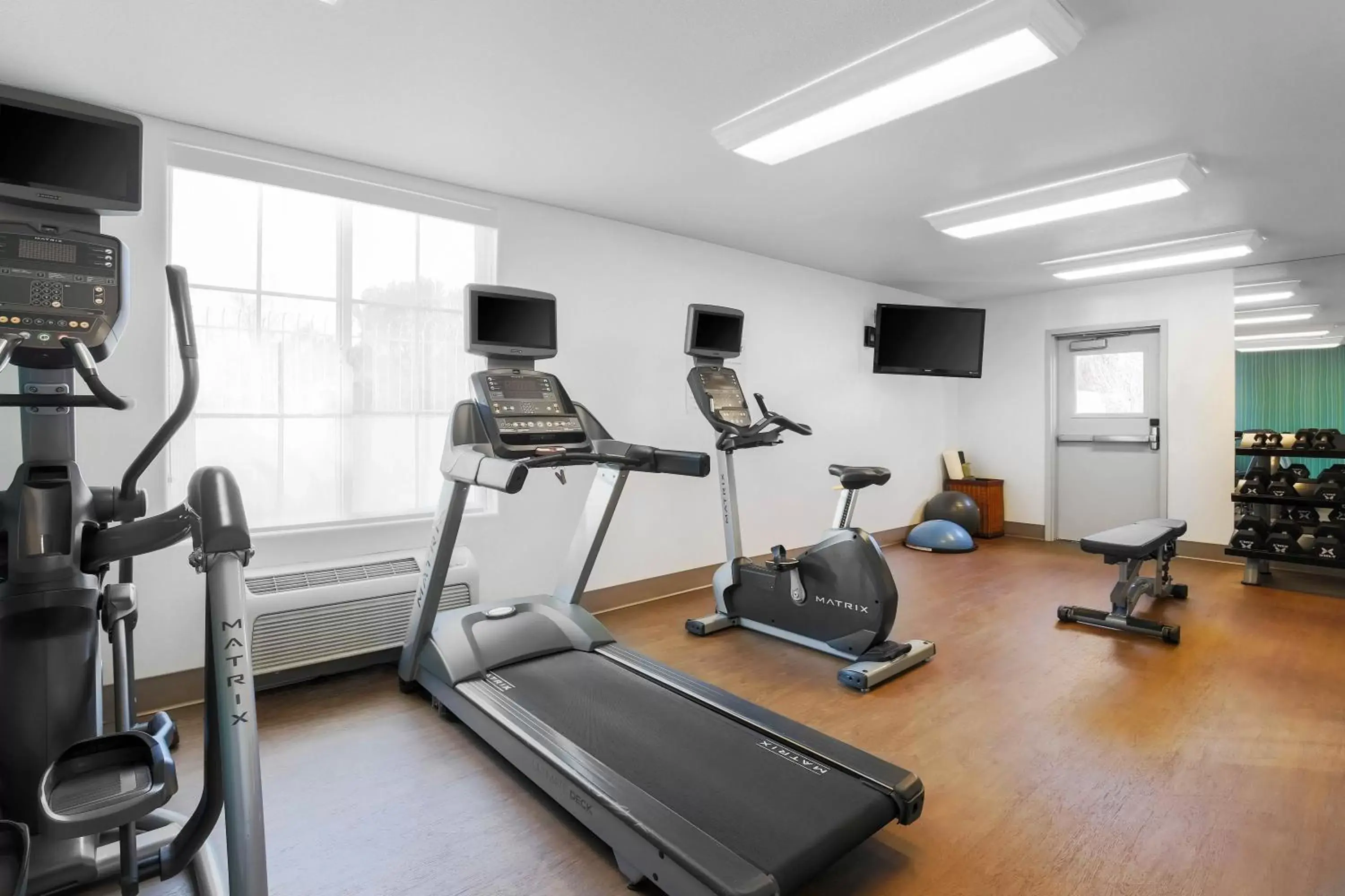 Spa and wellness centre/facilities, Fitness Center/Facilities in Holiday Inn Express Lancaster, an IHG Hotel