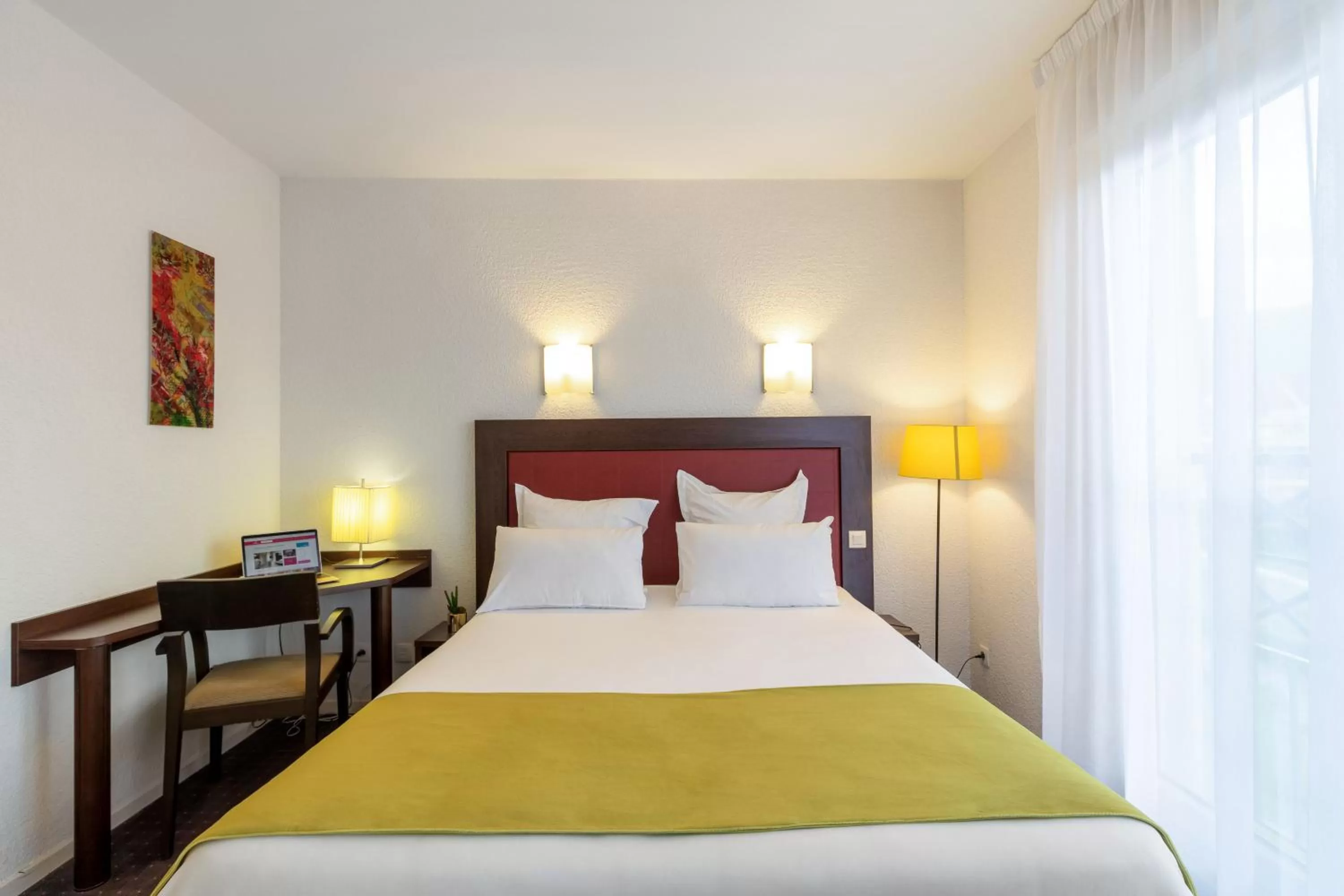 Bed in Quality Aparthotel Divonne - Portes de Geneve