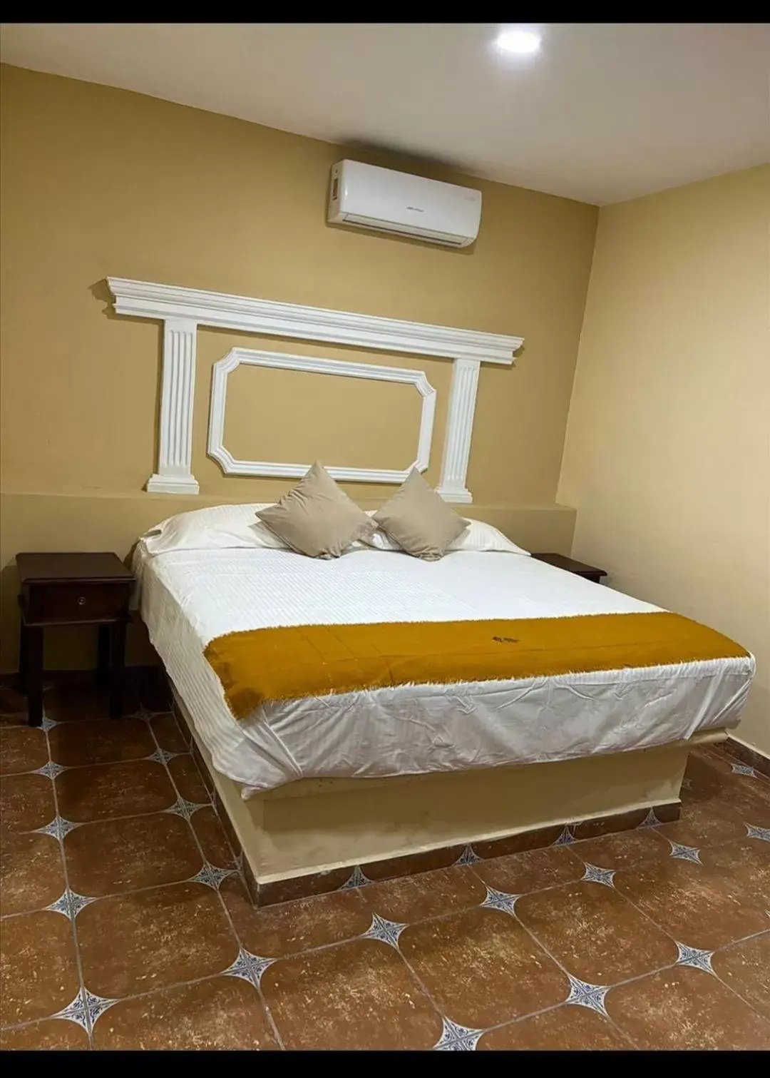 Bed in Hotel Victorina de Híjar