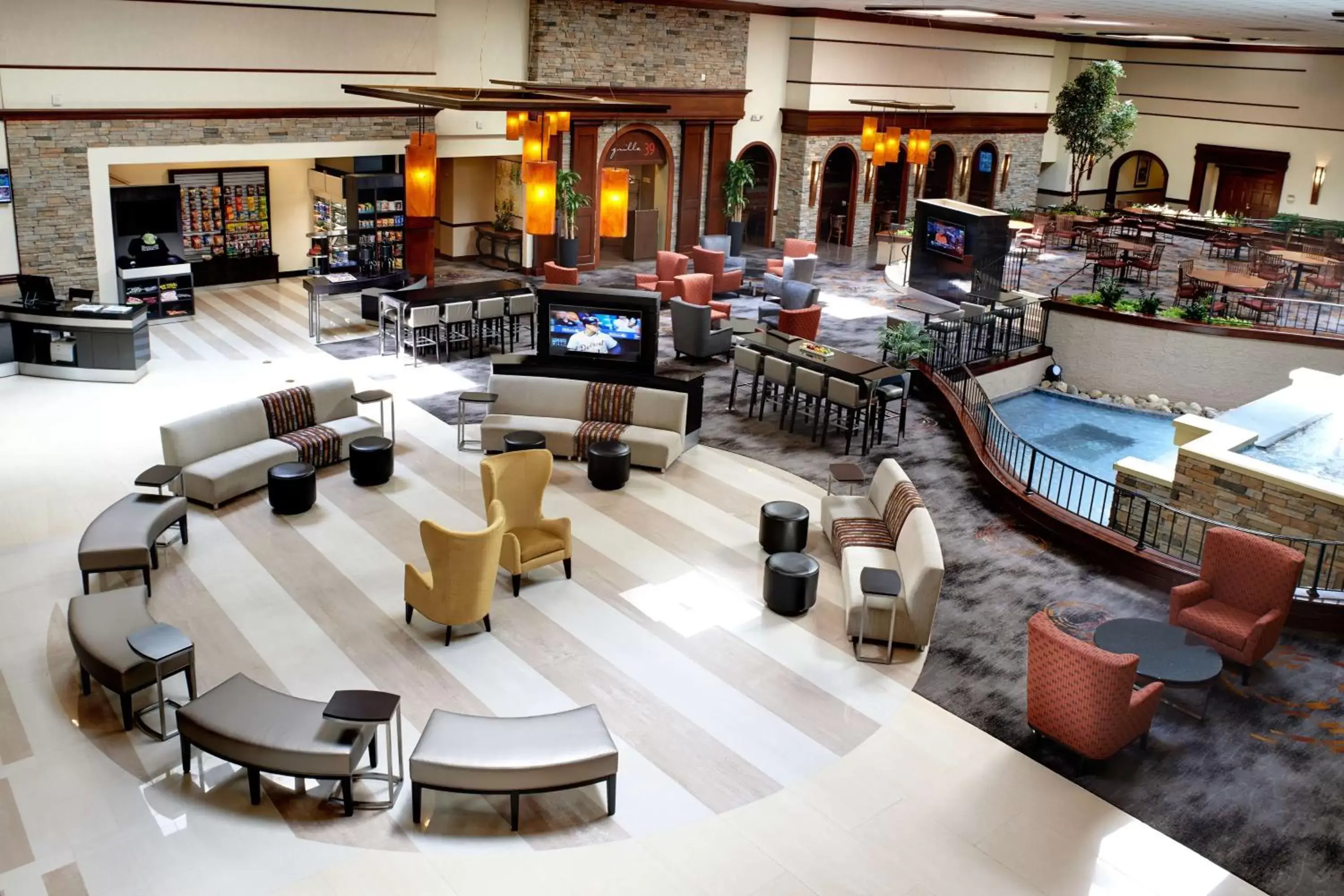 Lobby or reception in DoubleTree by Hilton Dearborn