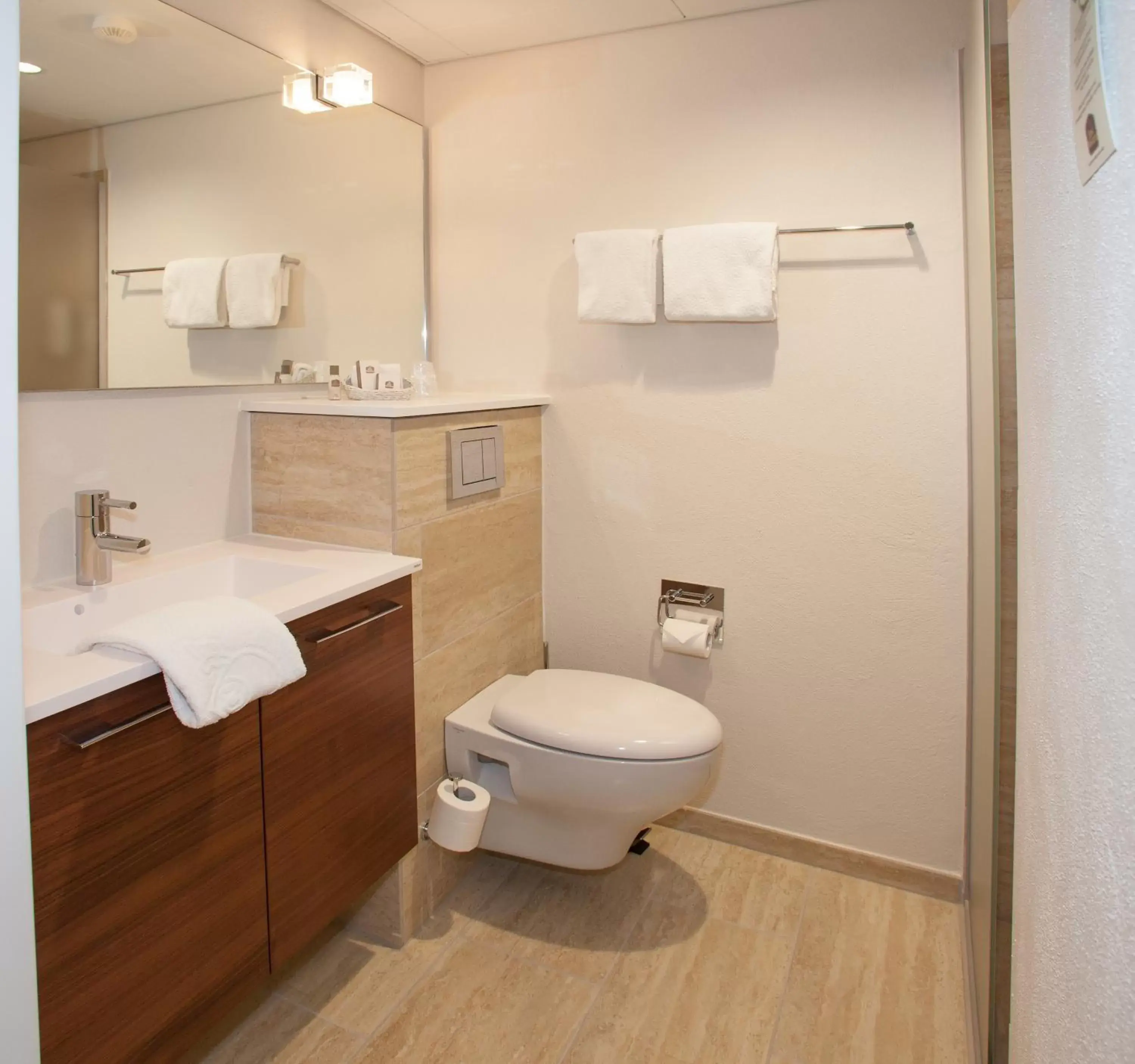 Toilet, Bathroom in Best Western Plus Hotel Eyde