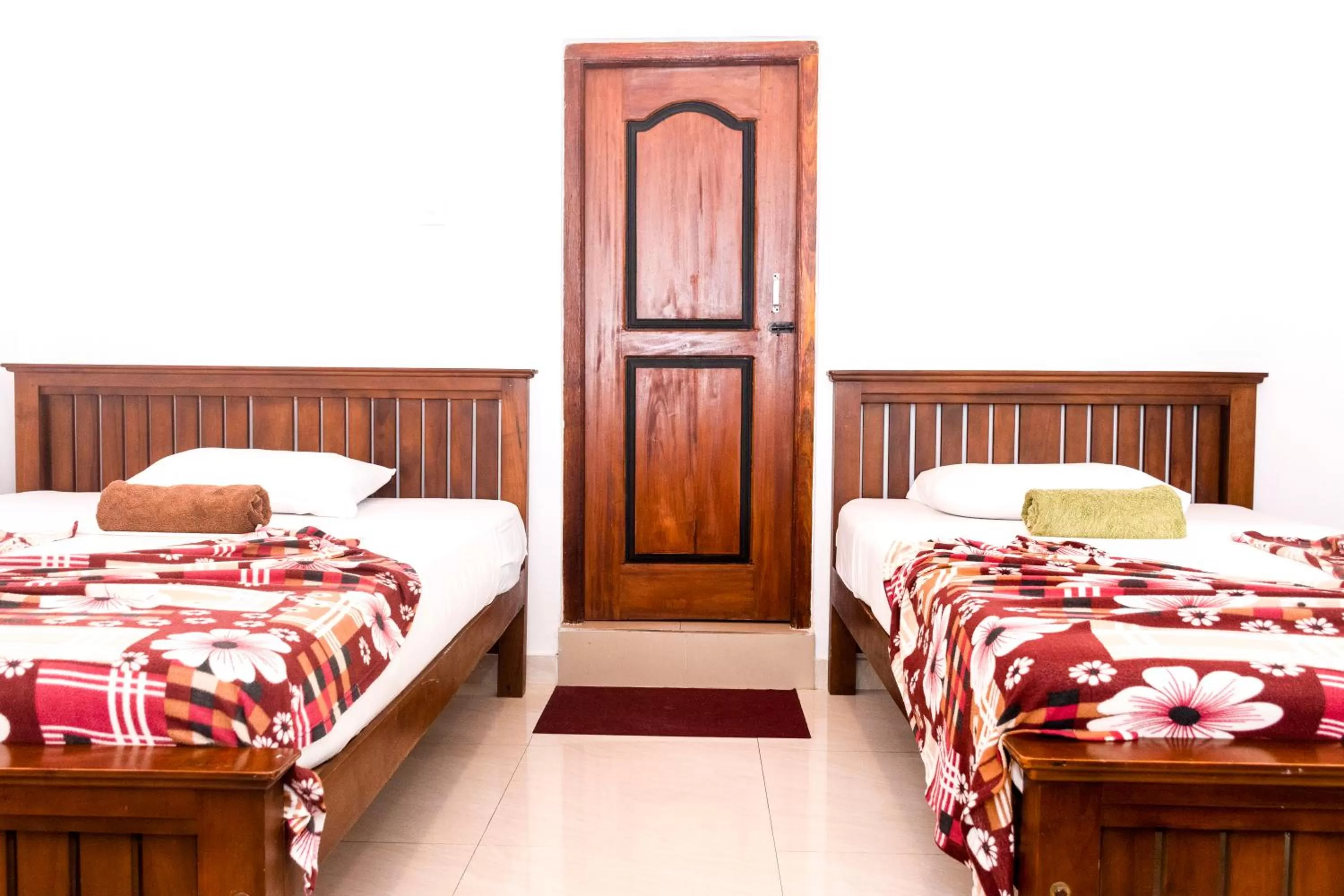 Photo of the whole room, Bed in Kandy Riverside Villa