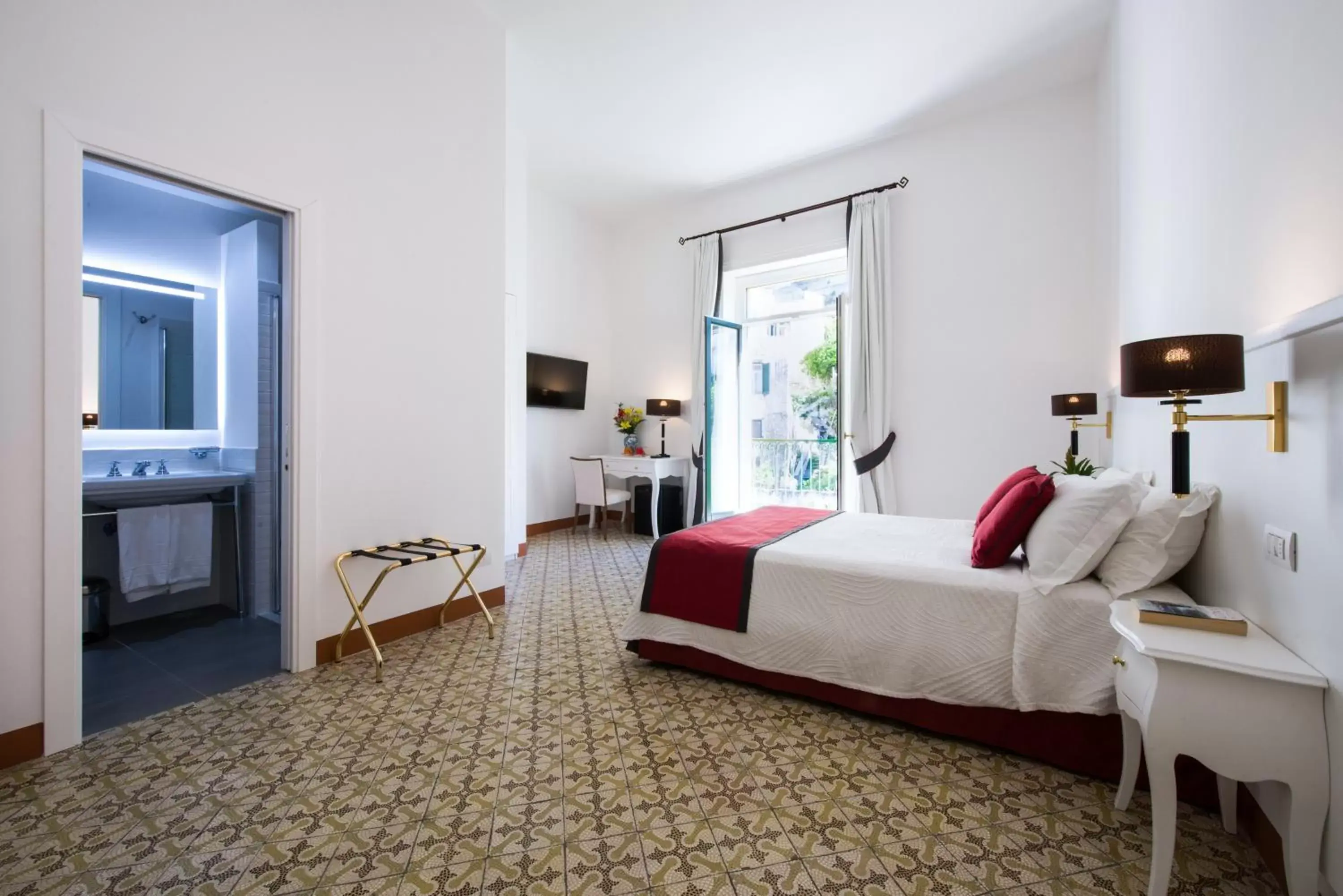 Bedroom, Bed in Amalfi Luxury House