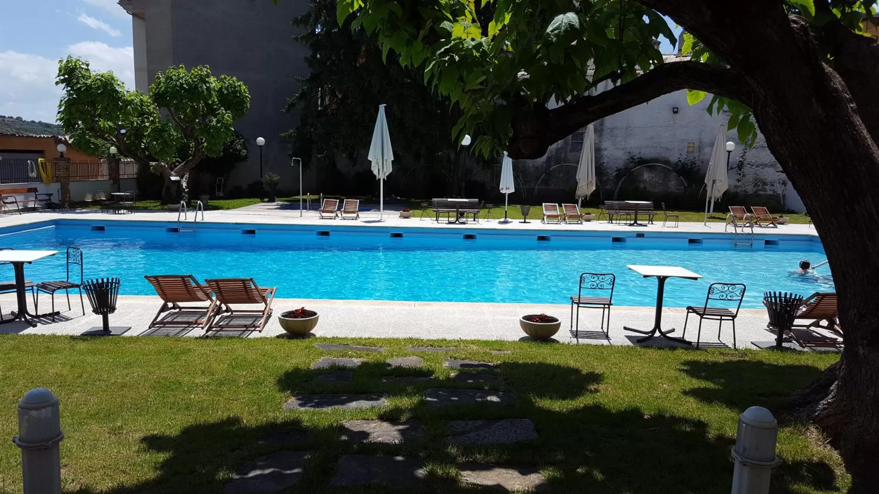 Garden, Swimming Pool in Hotel Segle XX