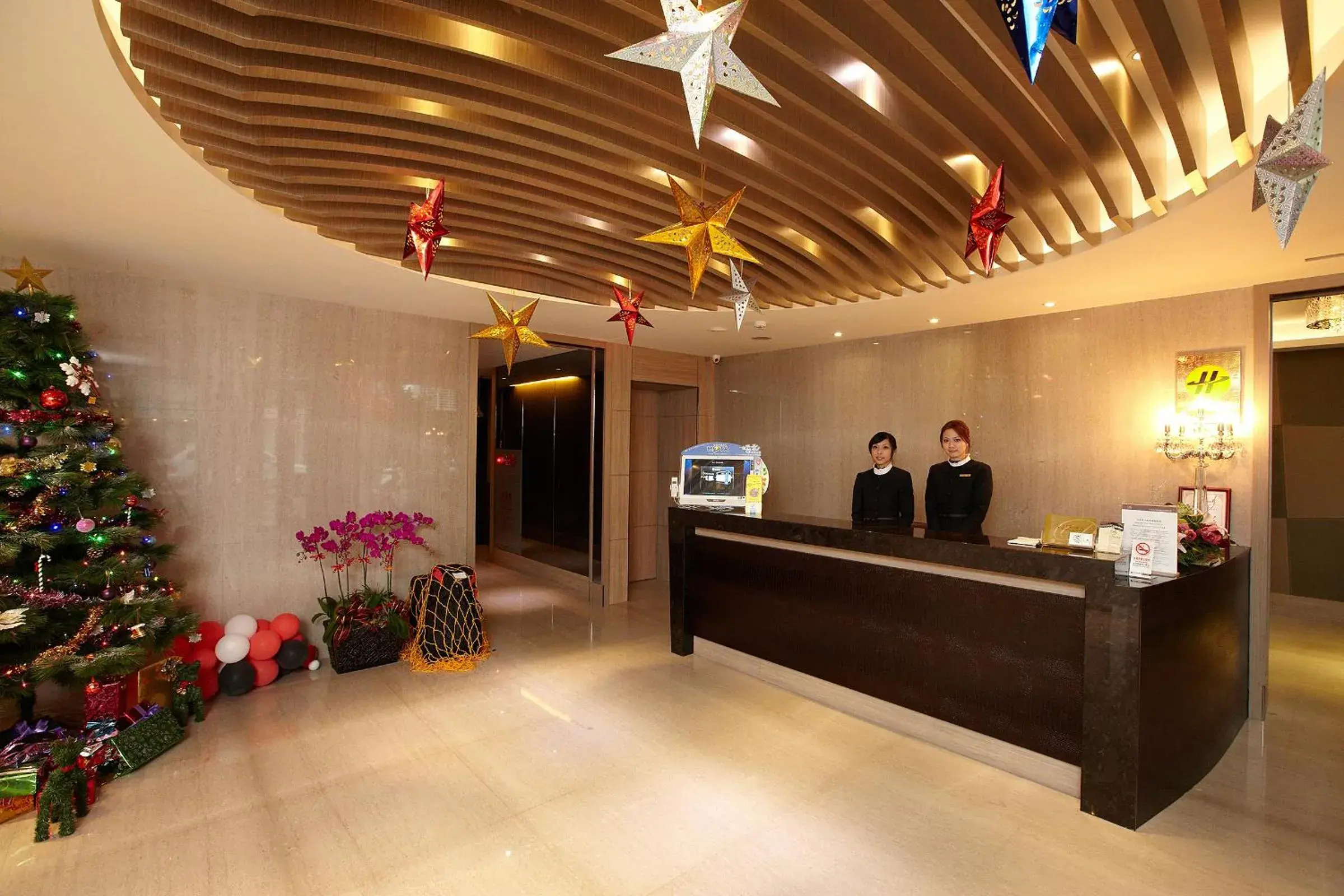 Lobby or reception, Staff in Beauty Hotels - Beautique Hotel