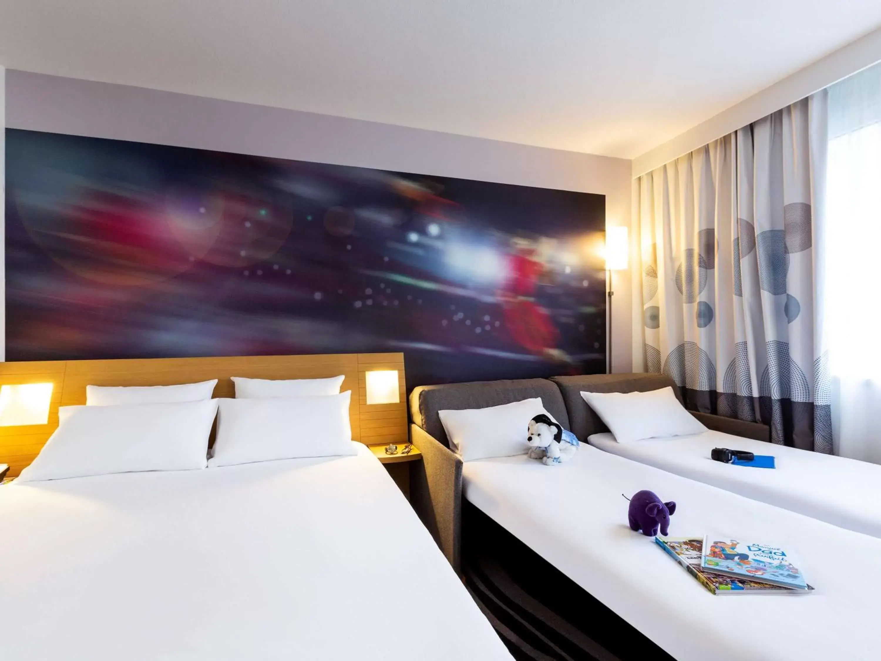 Photo of the whole room, Bed in Novotel Limoges Le Lac