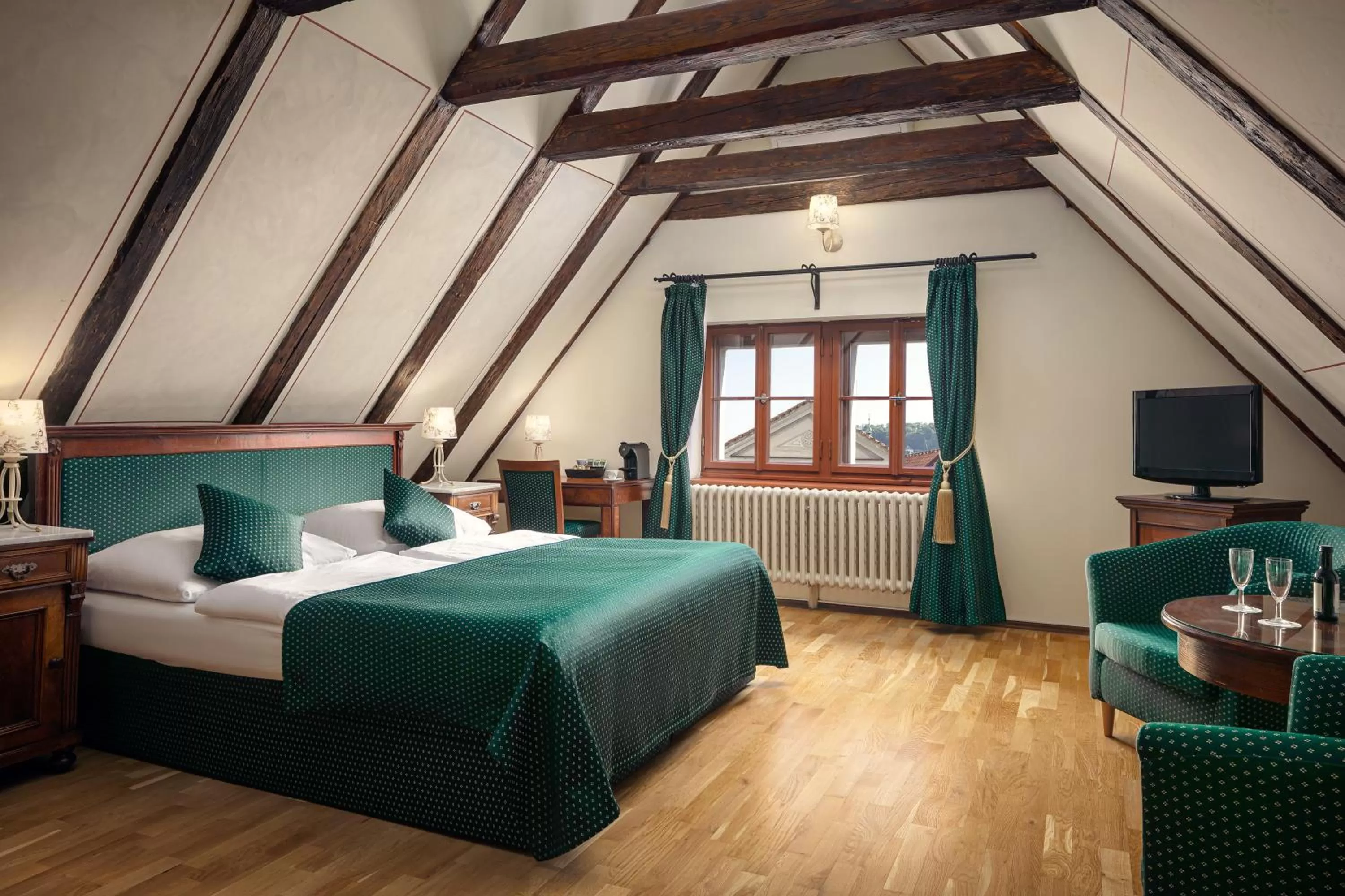 Photo of the whole room, Bed in The Charles