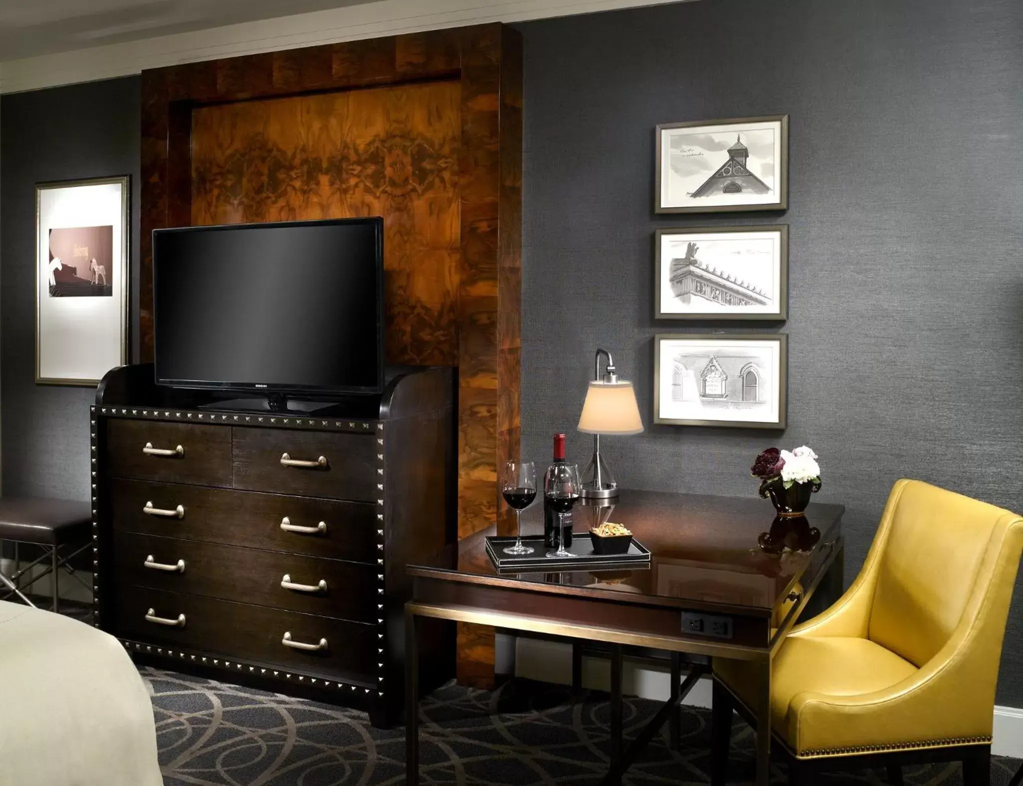 Photo of the whole room, TV/Entertainment Center in Omni Nashville Hotel
