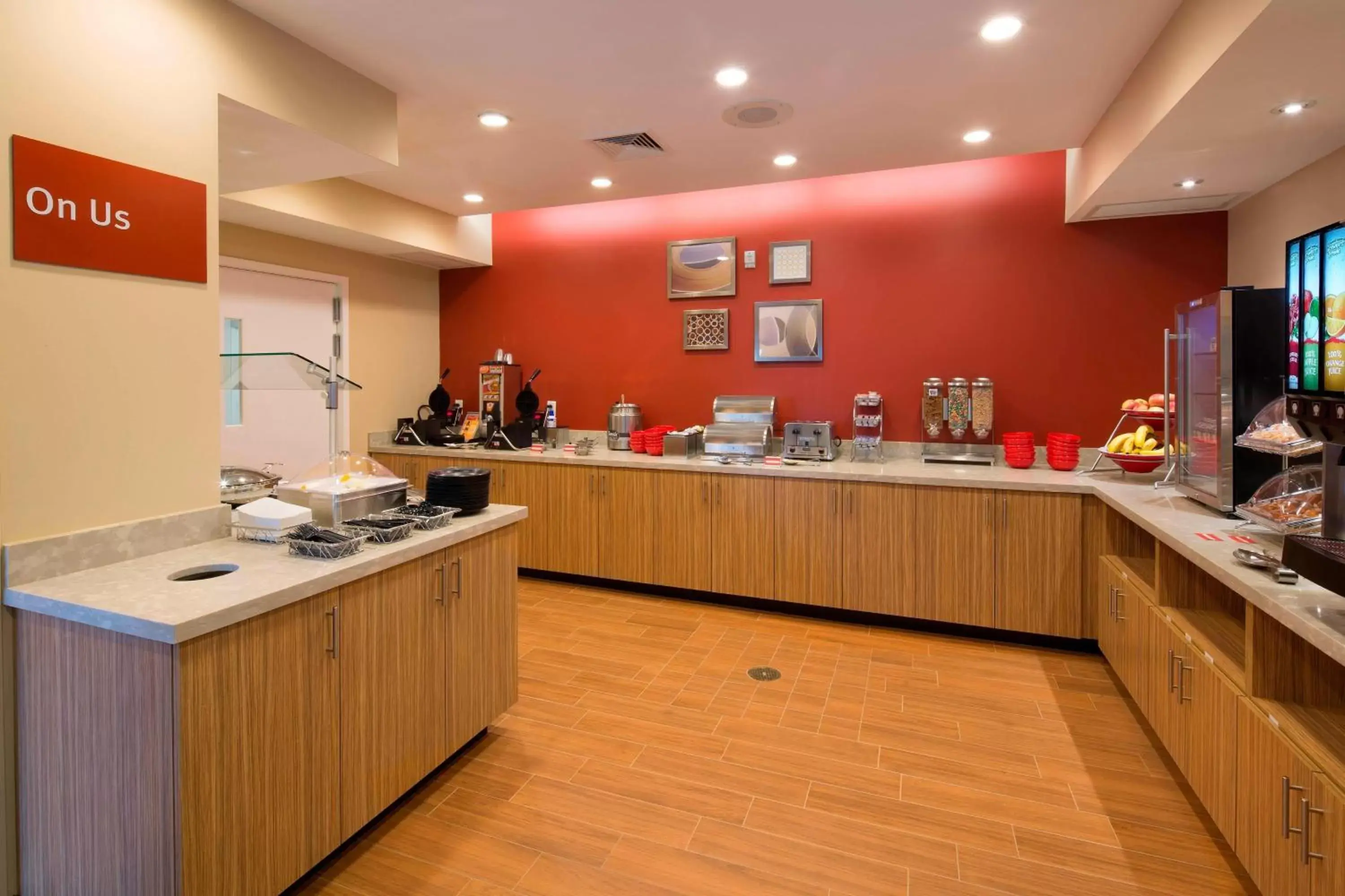 Breakfast, Kitchen/Kitchenette in TownePlace Suites by Marriott Swedesboro Logan Township