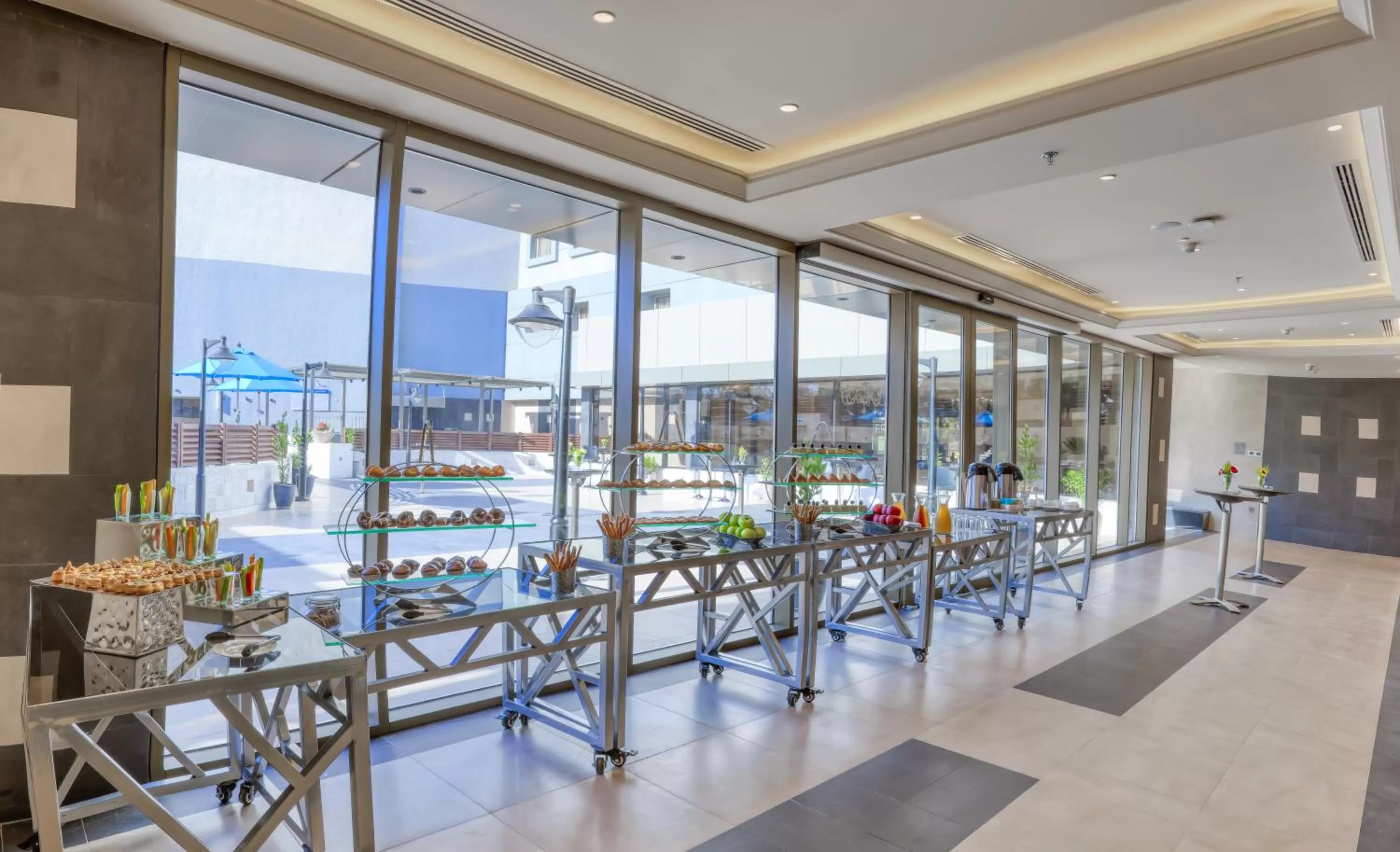 Meeting/conference room in Geneva Hotel