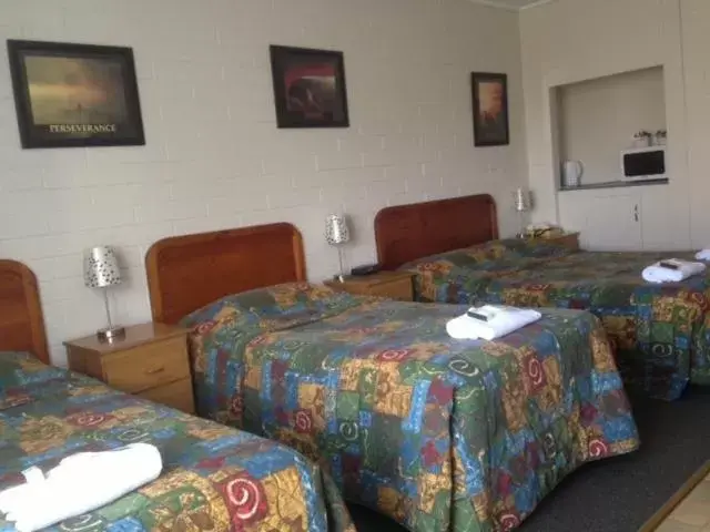 Bed in Gisborne Motel