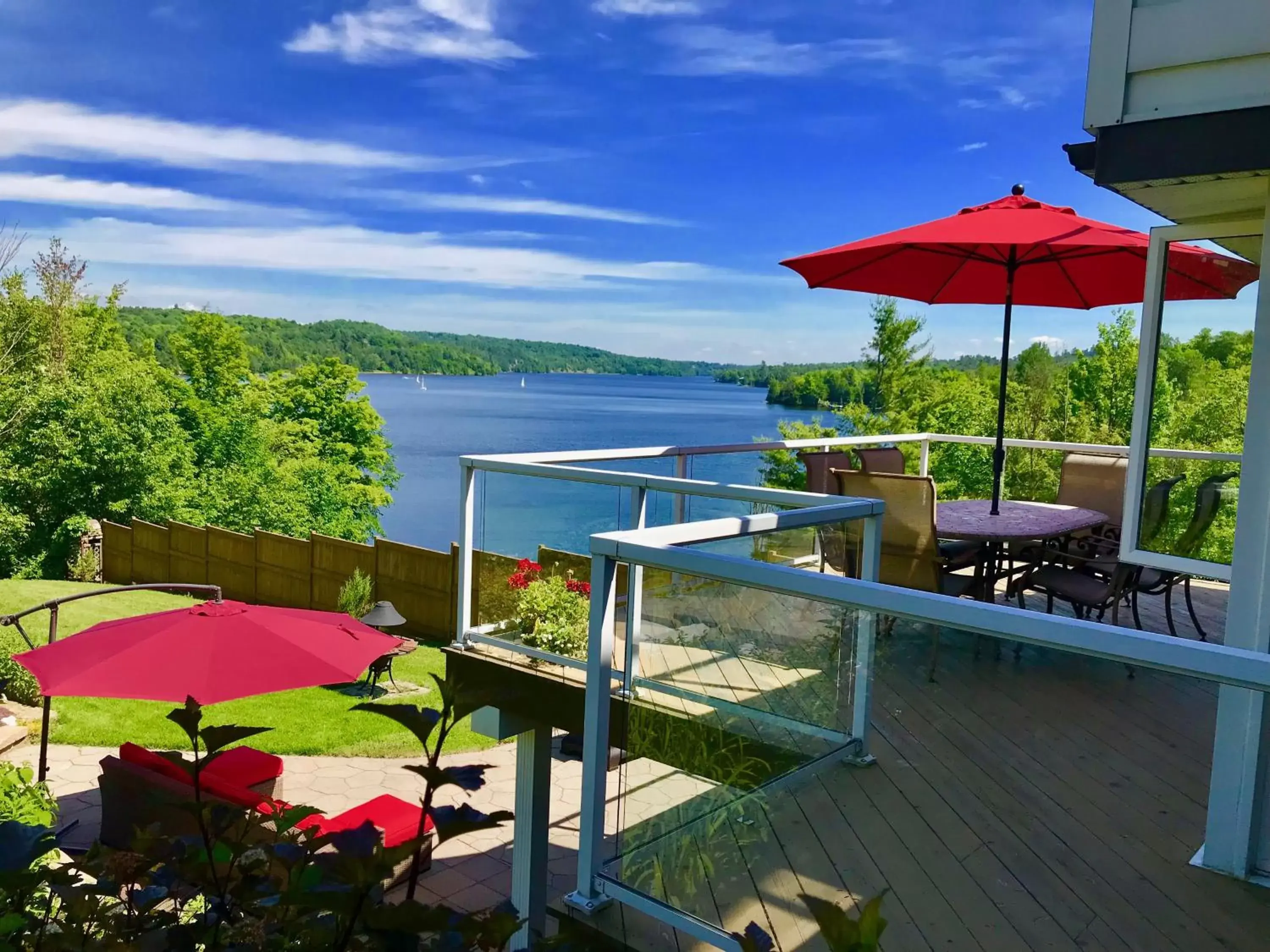 Patio in Auberge Tom B&B