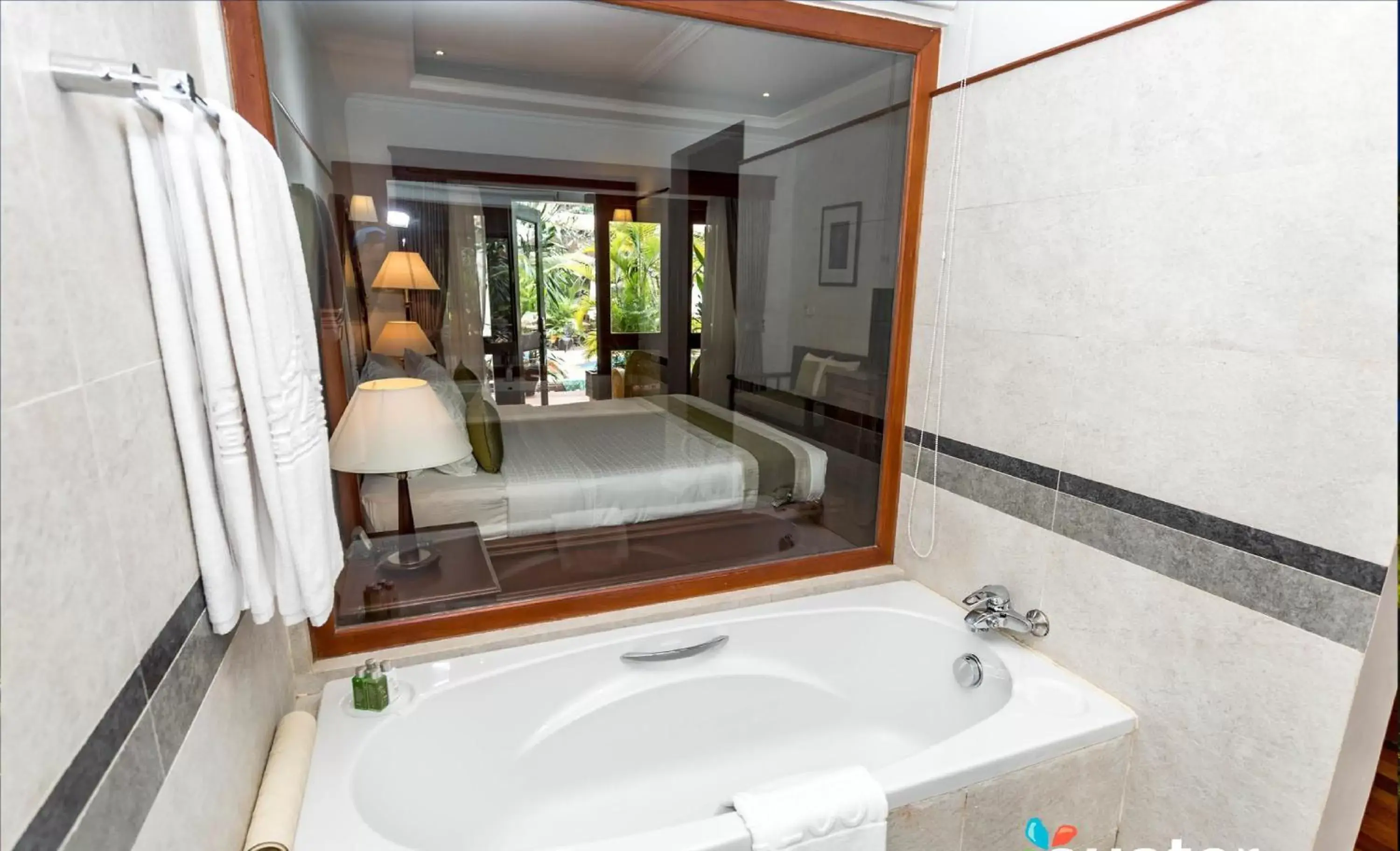 Bathroom in Saem Siemreap Hotel