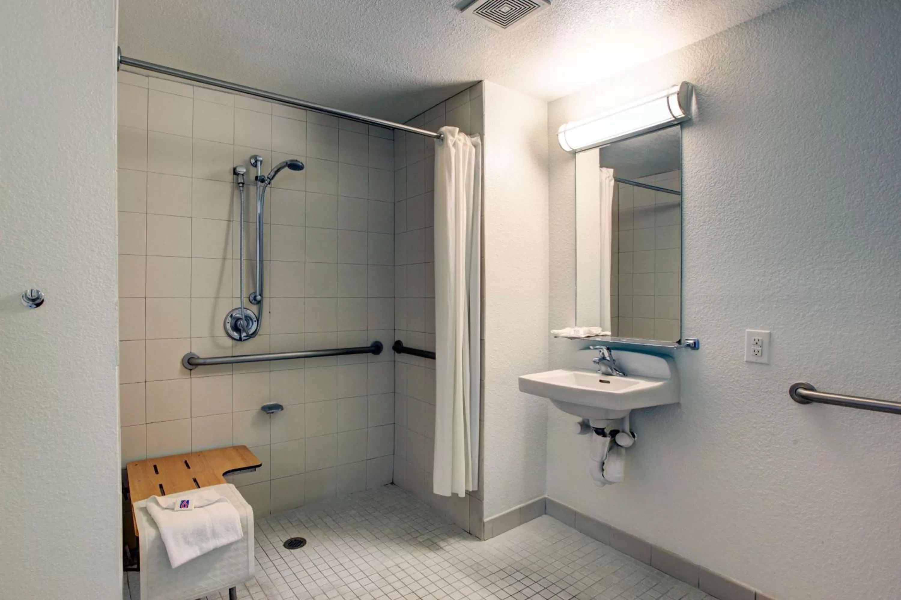 Shower in Motel 6-Santa Ana, CA - Irvine - Orange County Airport