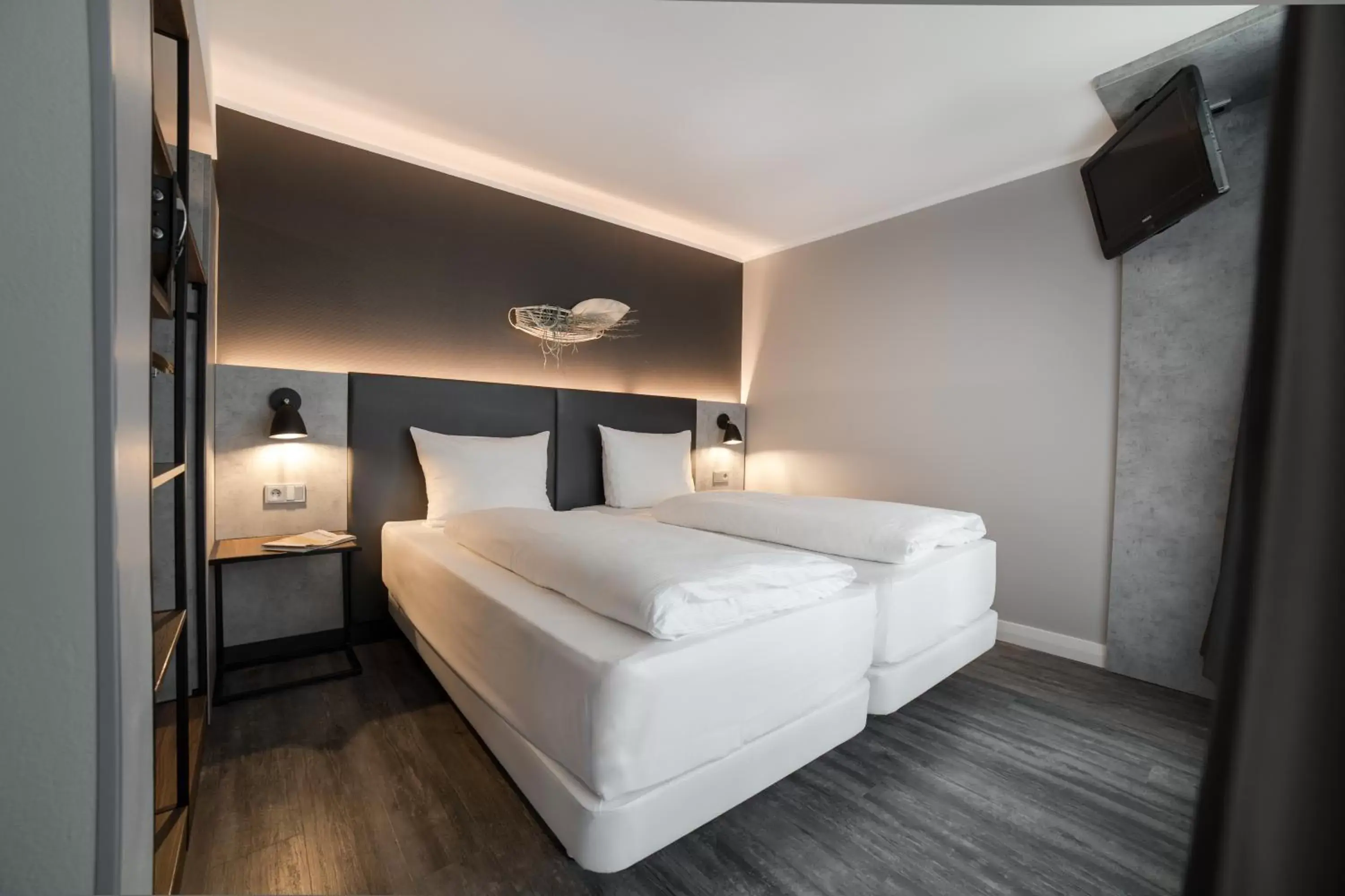 Bedroom, Bed in SCOTTY & PAUL Hotel Deggendorf