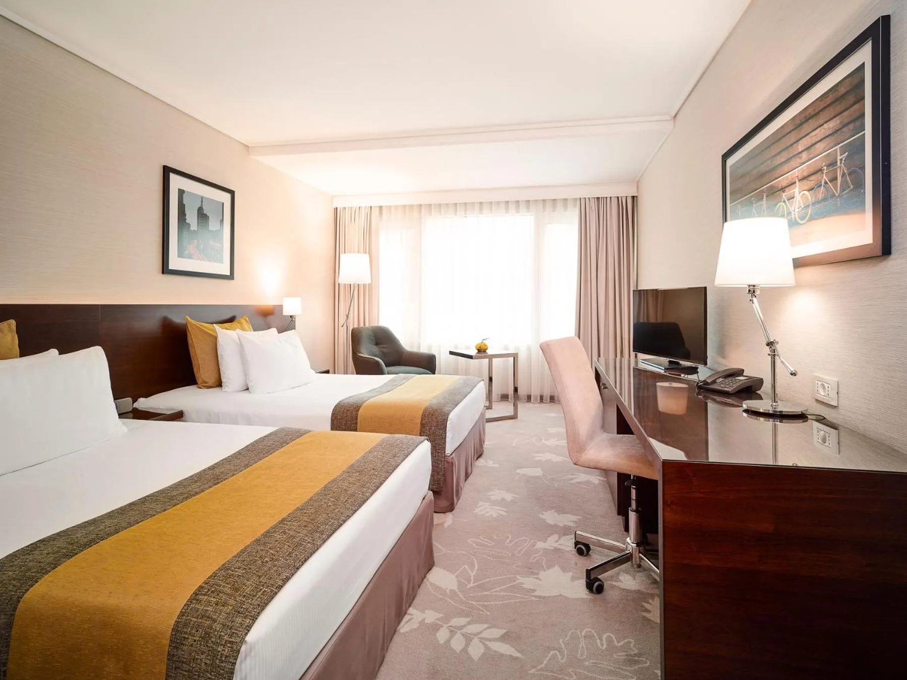 Photo of the whole room, Bed in Crowne Plaza Bucharest by IHG