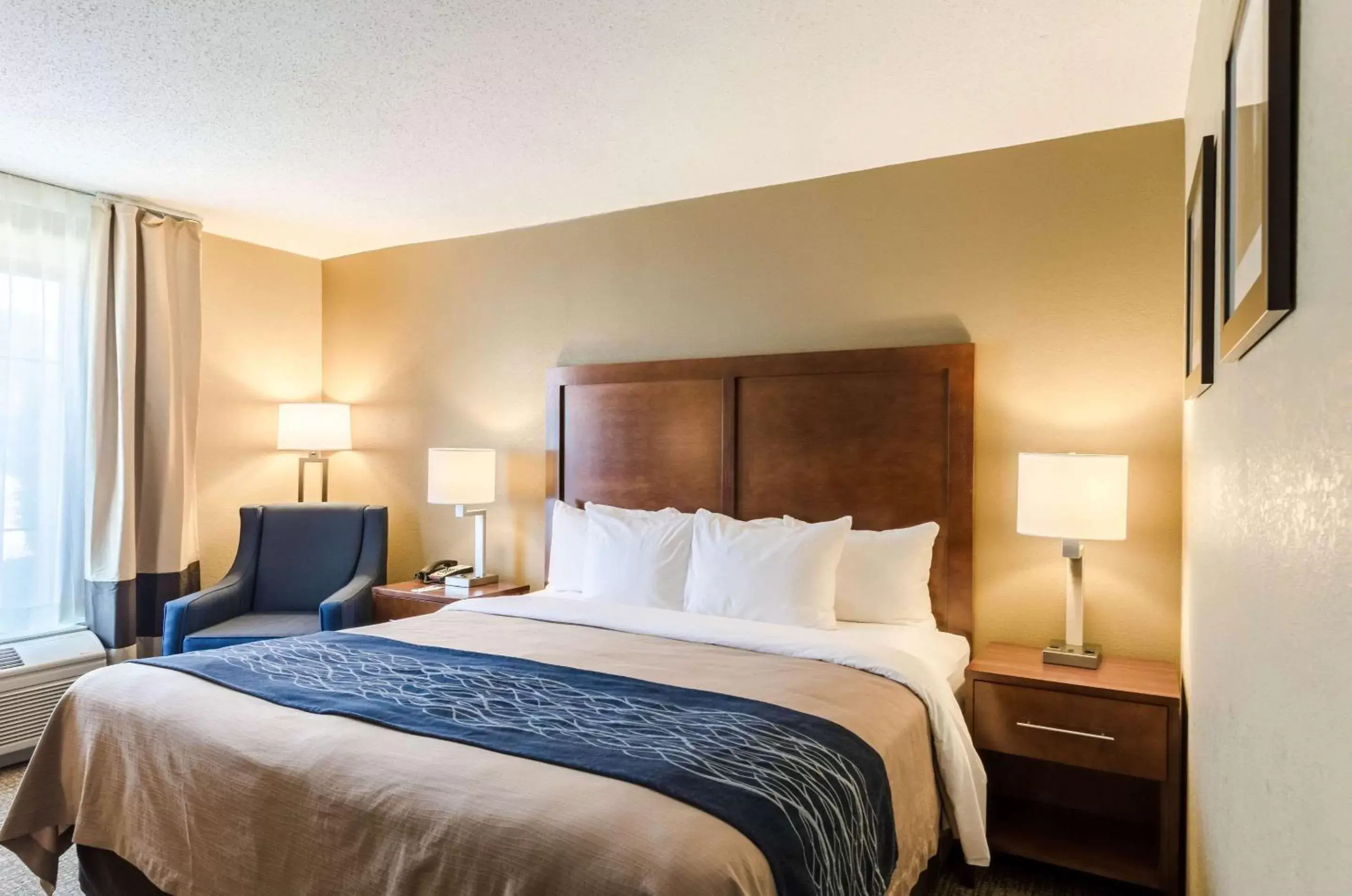 Photo of the whole room, Bed in Comfort Inn Randolph-Boston