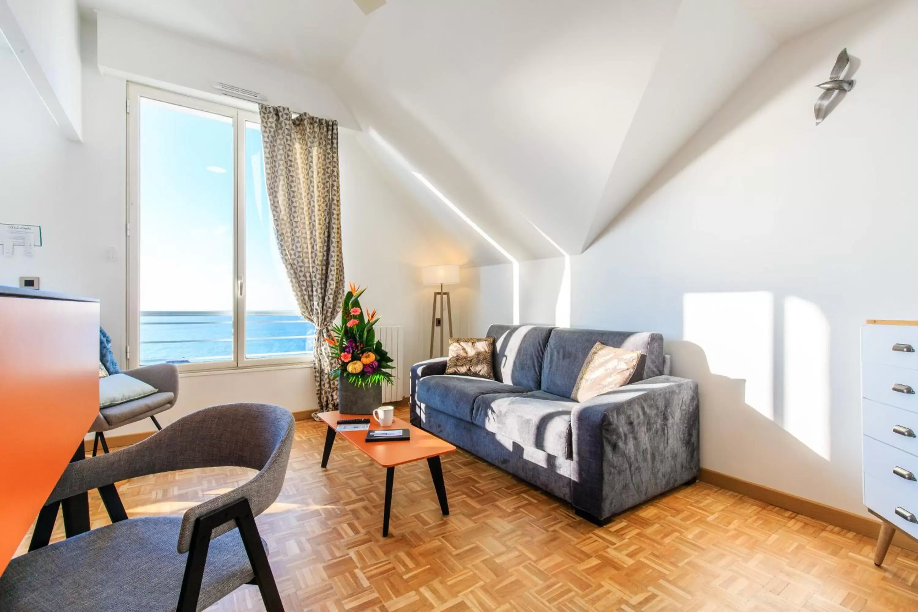 Living room, Seating Area in Best Western Hotel De La Plage Saint Marc sur Mer