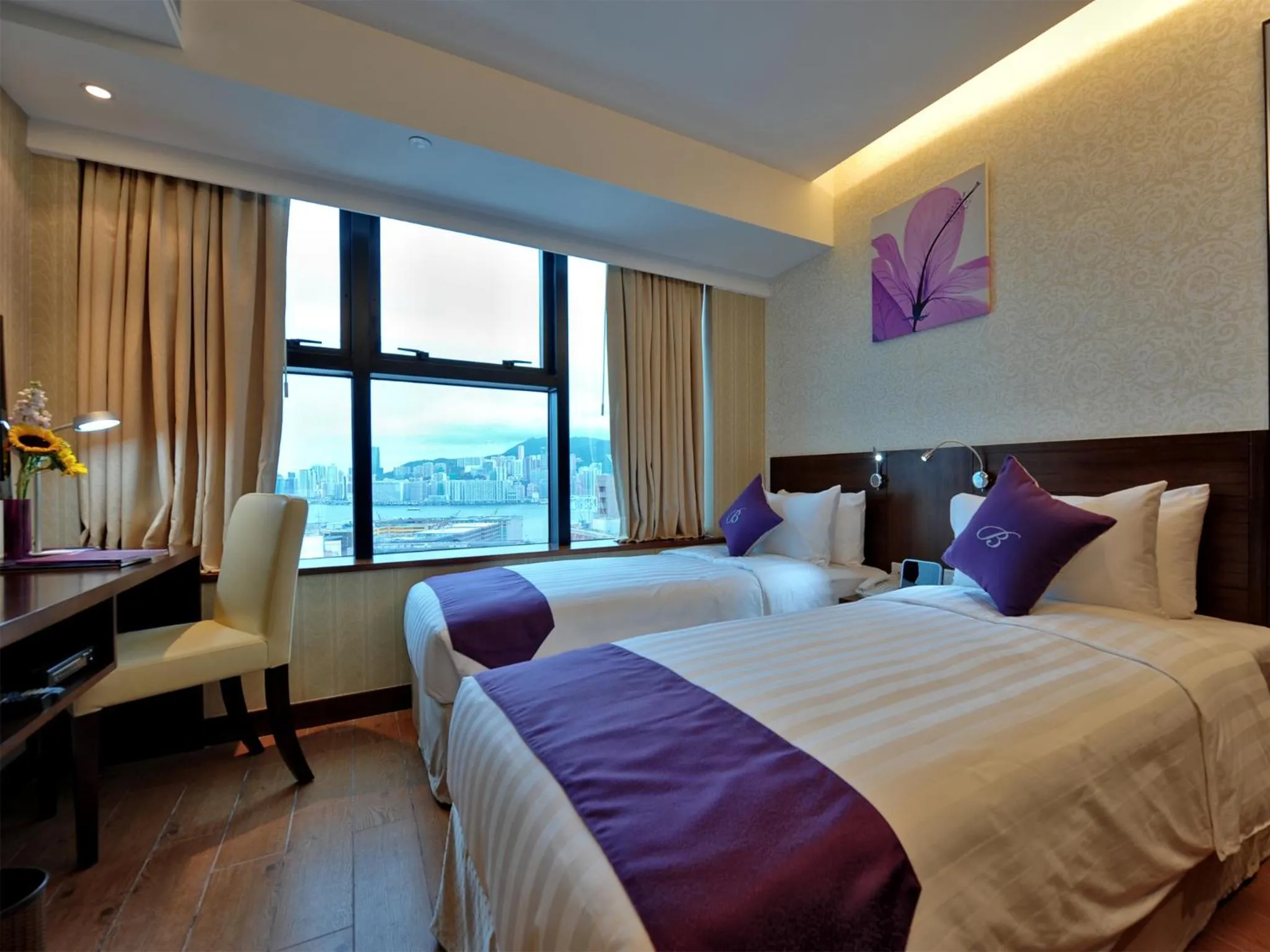 Photo of the whole room, Bed in The Bauhinia Hotel - Tsim Sha Tsui