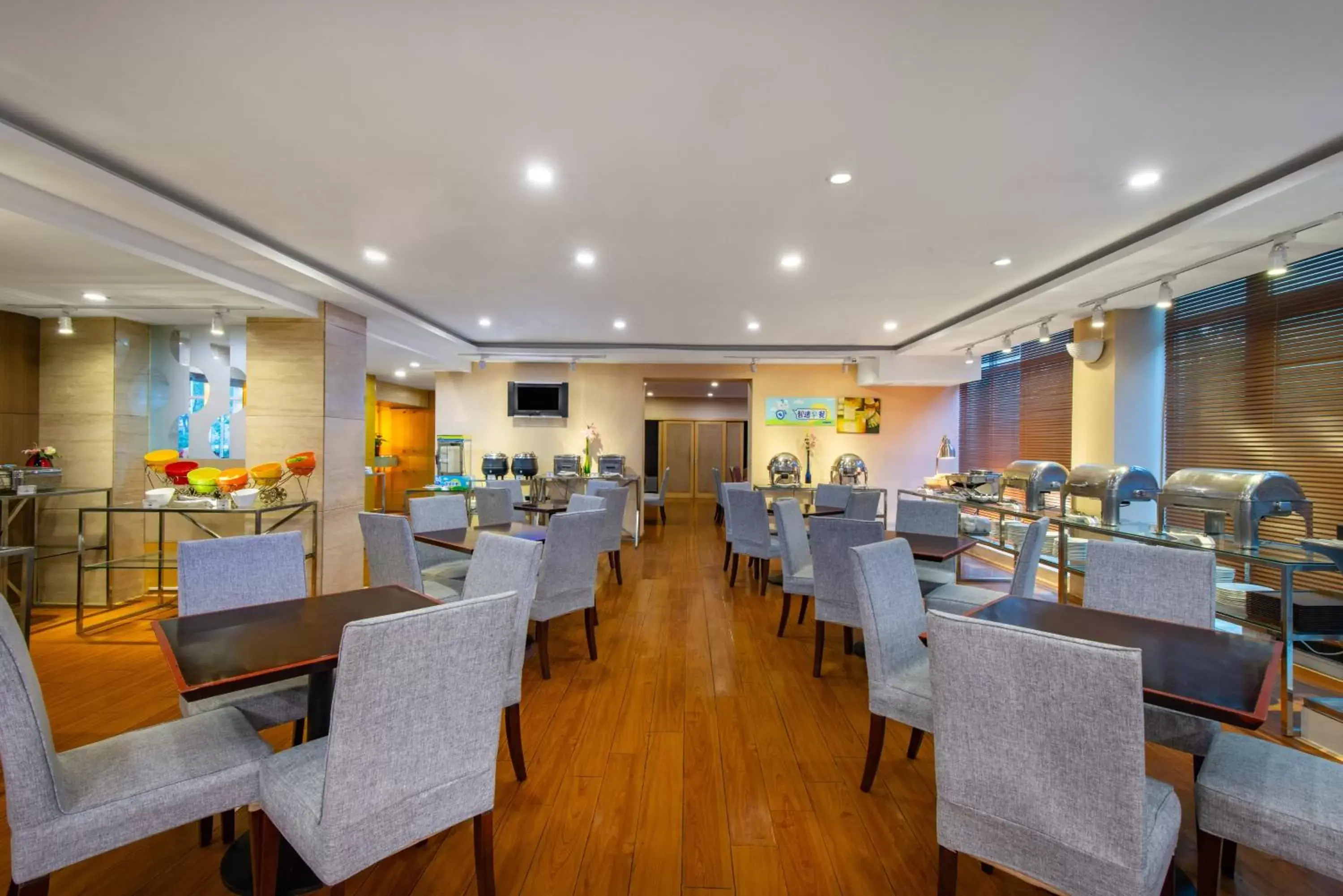 Breakfast, Restaurant/Places to Eat in Holiday Inn Express Tianjin Airport, an IHG Hotel