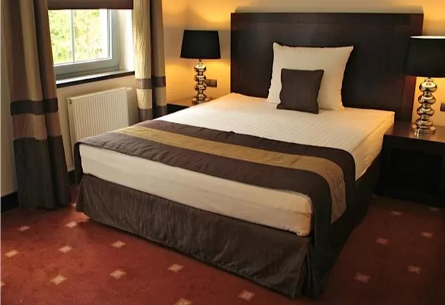 Bed in Hotel Nowy Dwór Elizy blisko Sky Bridge