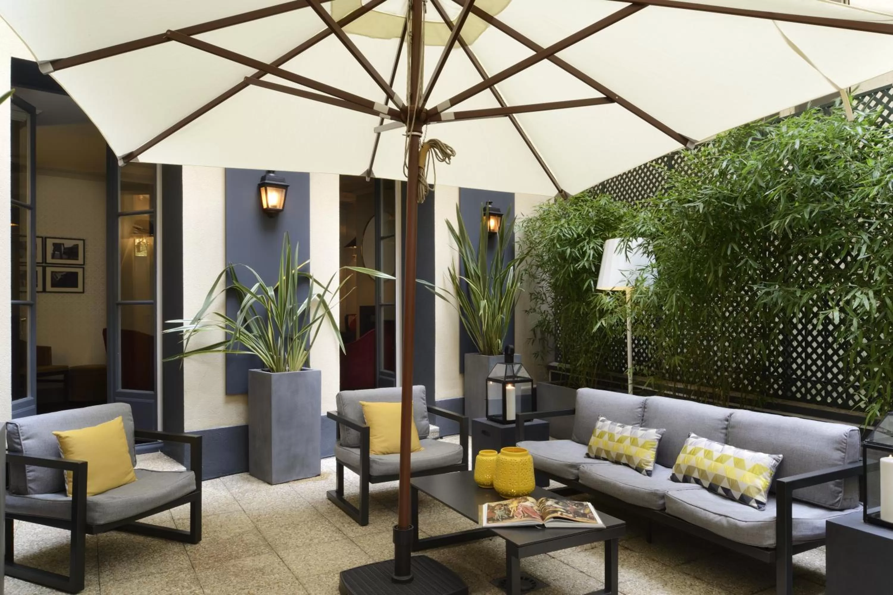 Balcony/Terrace in Hôtel Le Marquis by Inwood Hotels