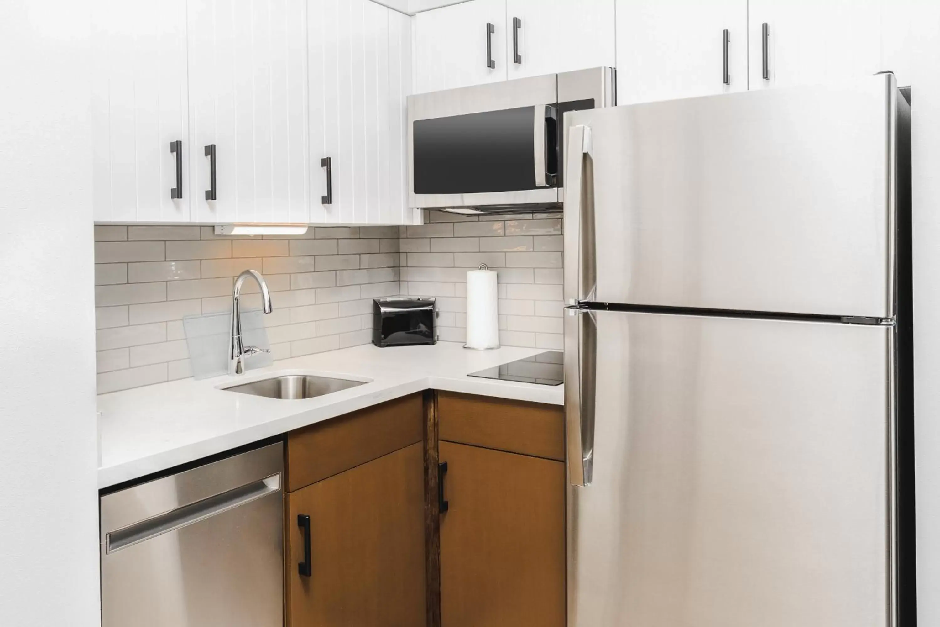 Photo of the whole room, Kitchen/Kitchenette in Staybridge Suites - Nashville - Vanderbilt, an IHG Hotel