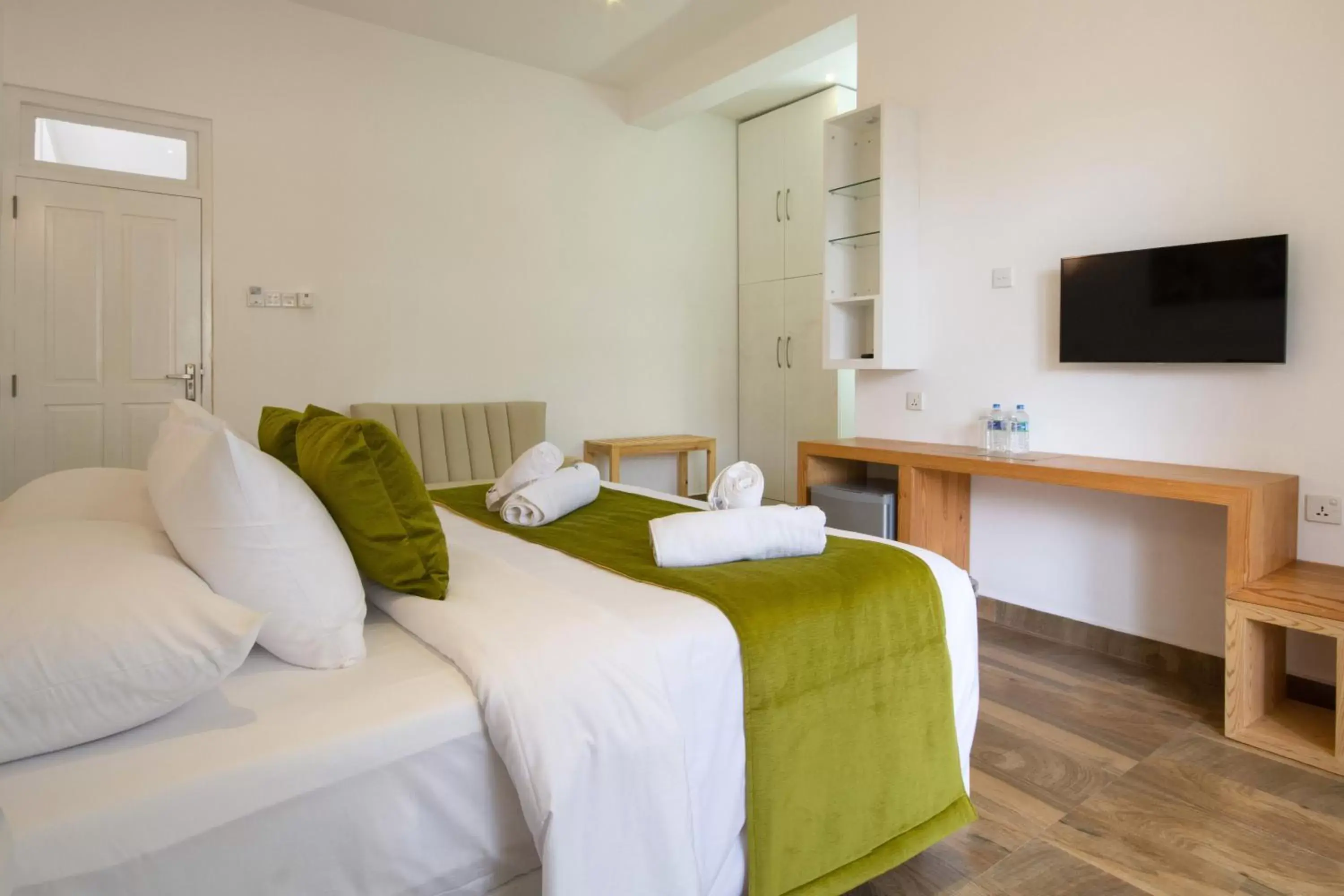 Queen Room with Garden View in Waters Spring Queen Room with Garden View in Waters Spring