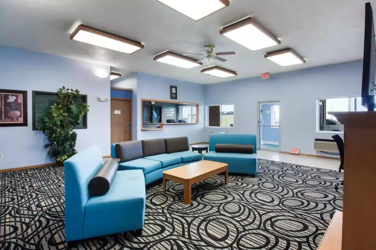 Property building, Seating Area in Quality Inn & Suites